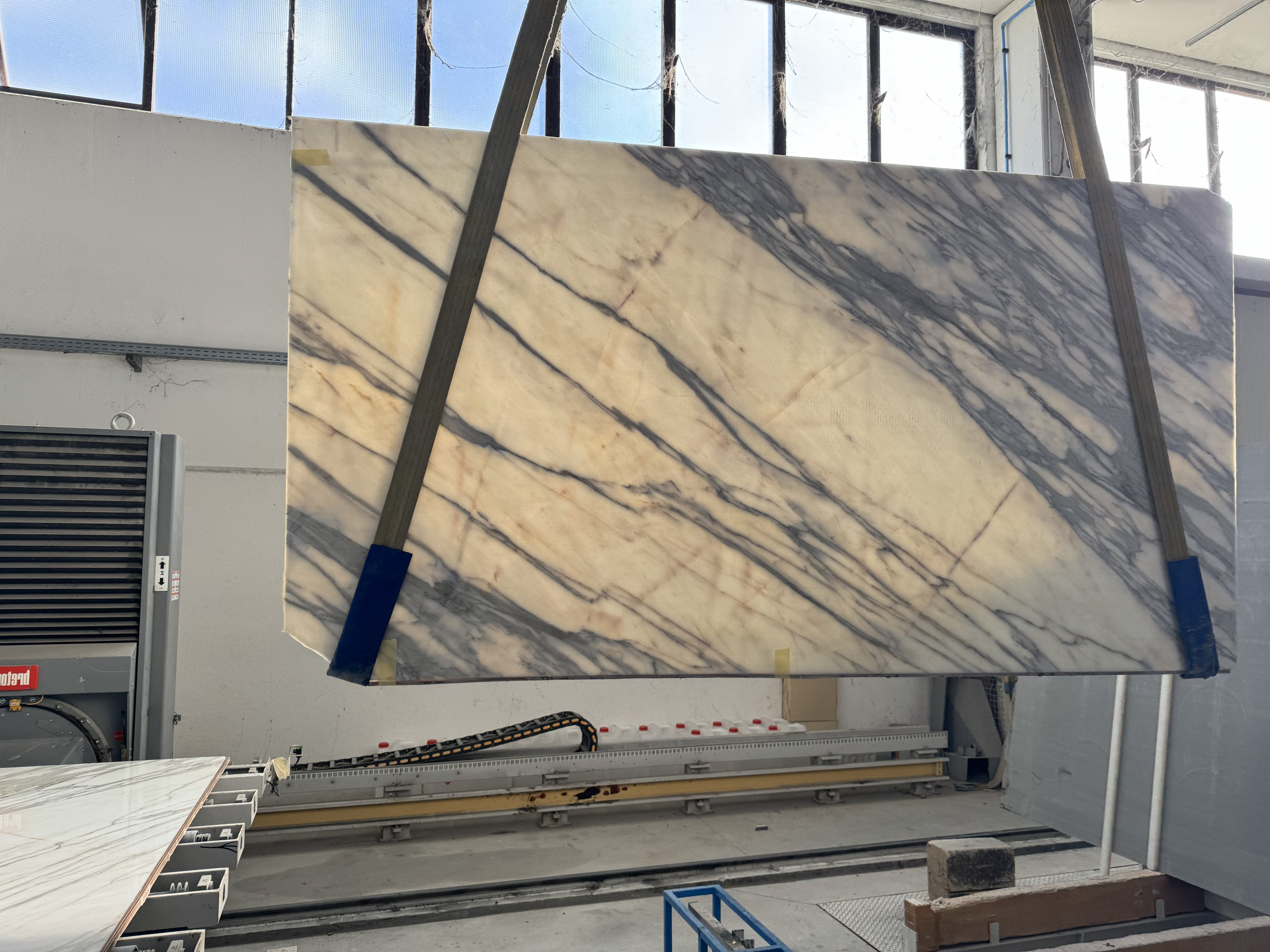 calcatta vagli slab luxury 