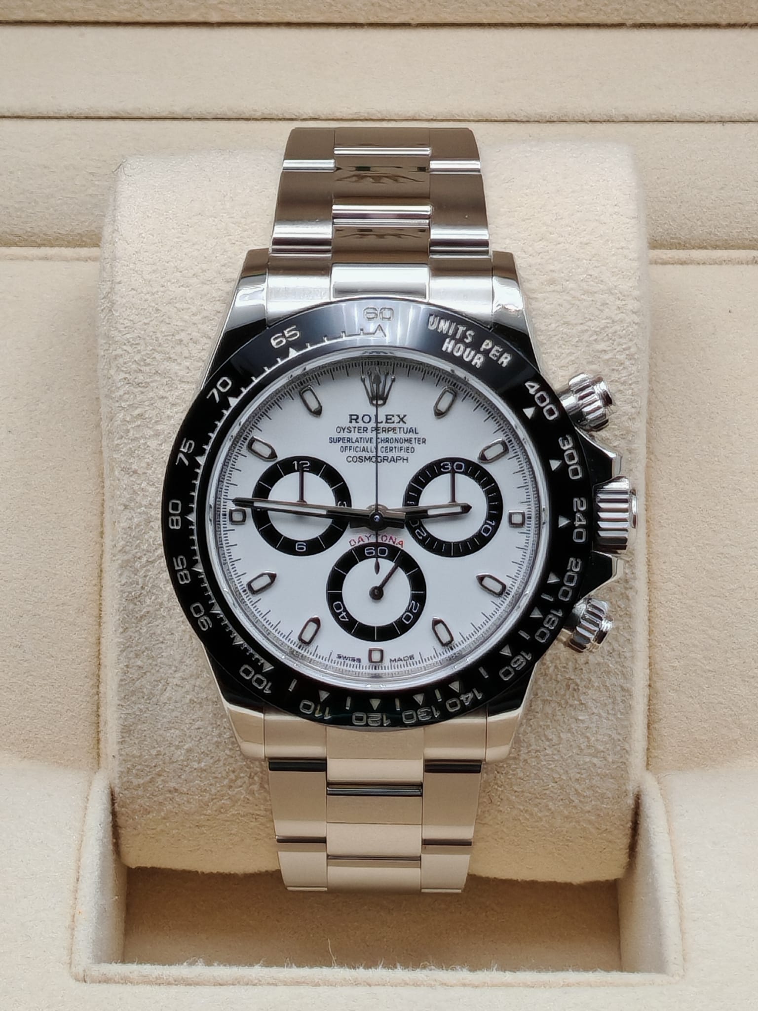 Submariner Date, Oyster, 41 mm, oro giallo, Quadrante : Nero, Rolex