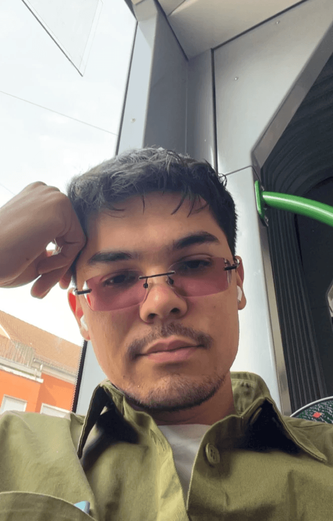 Tim Akihiro Heinrich Selfie