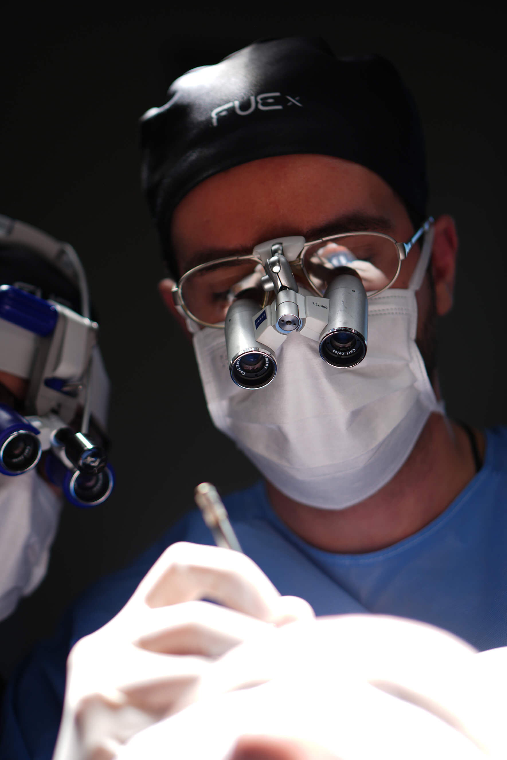 Médico operando no progrmama FUEx.