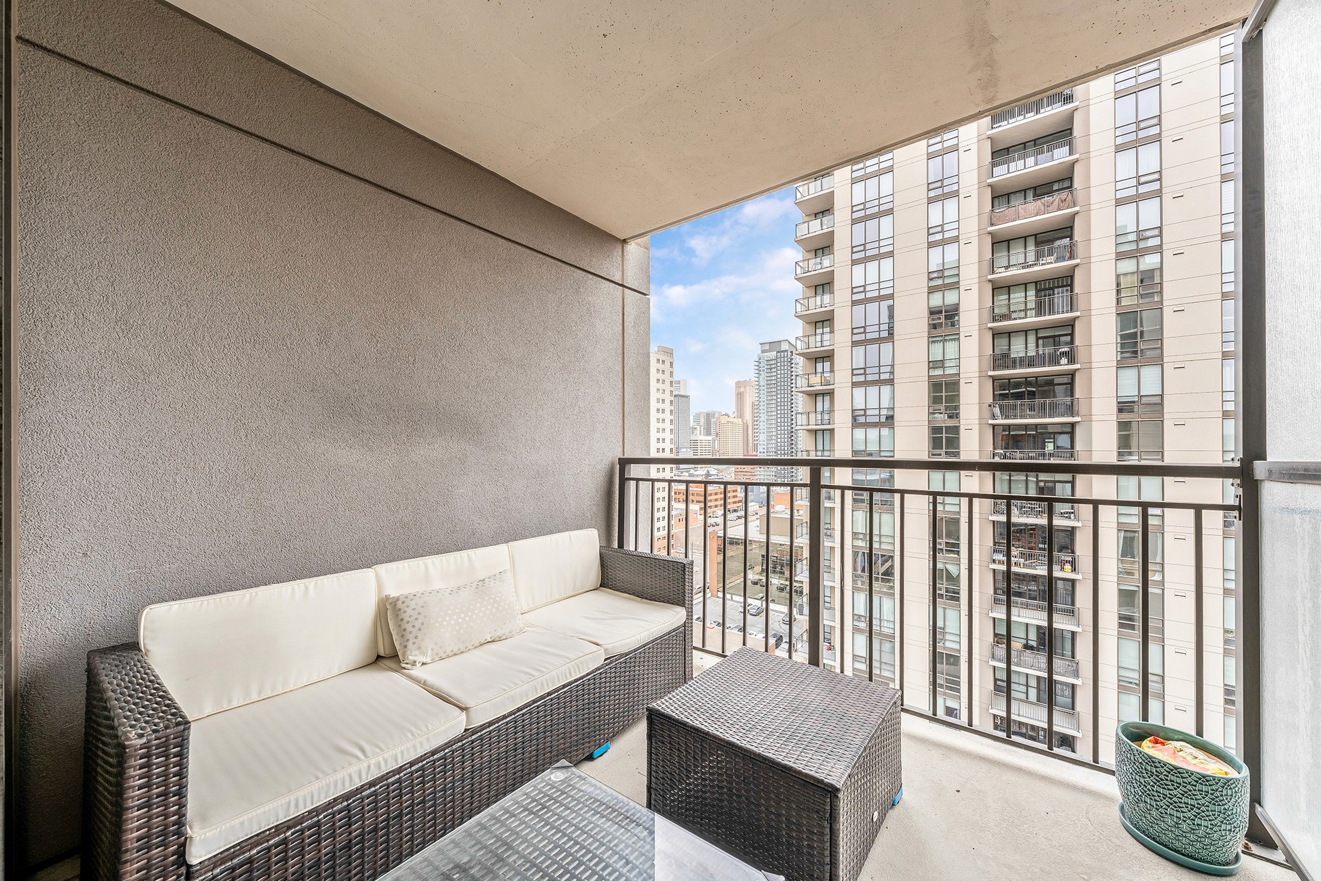 Image with the app presentation