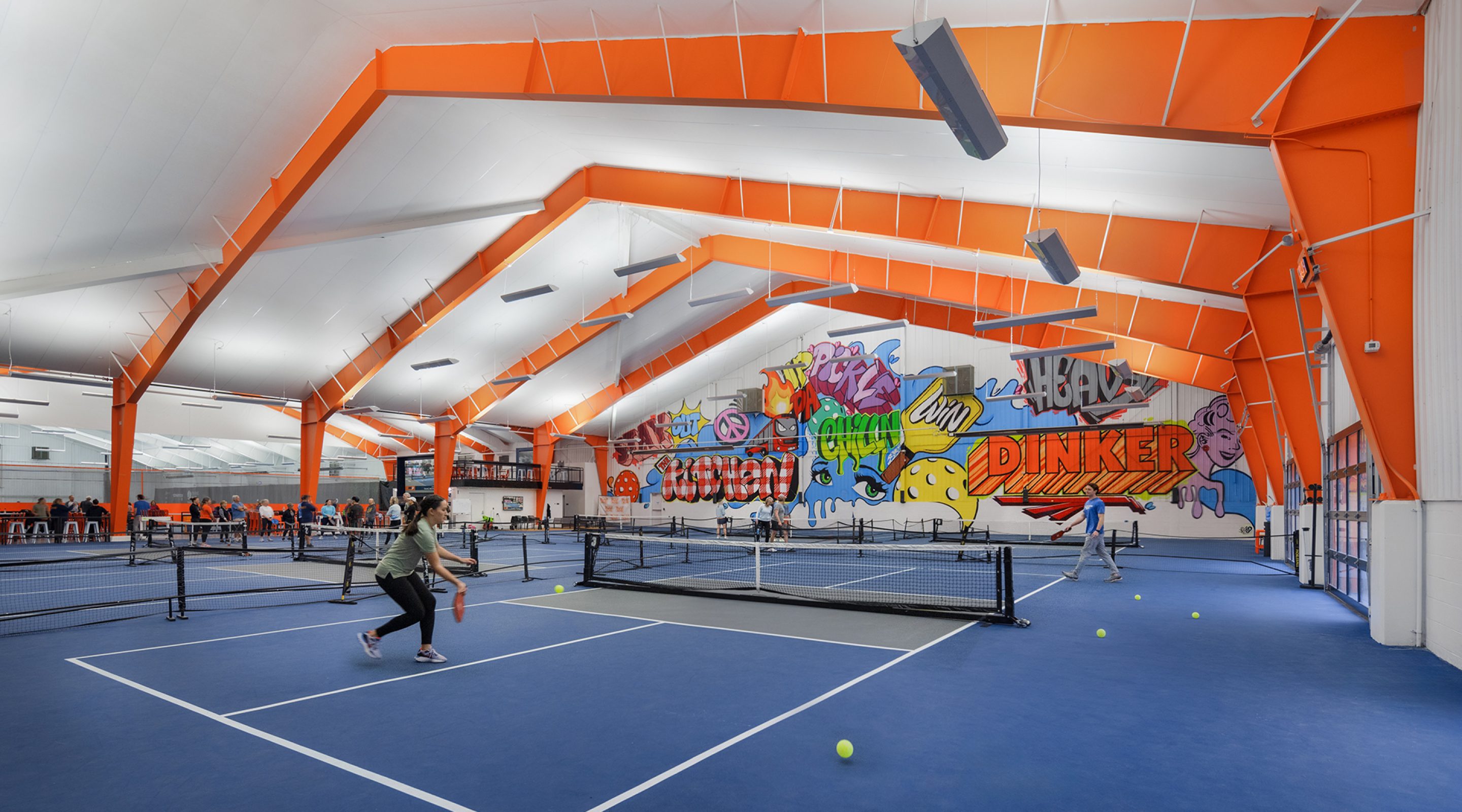 BW Floor Design 專業室內匹克球場地板多層結構，展示卓越減震及防滑工藝細節。