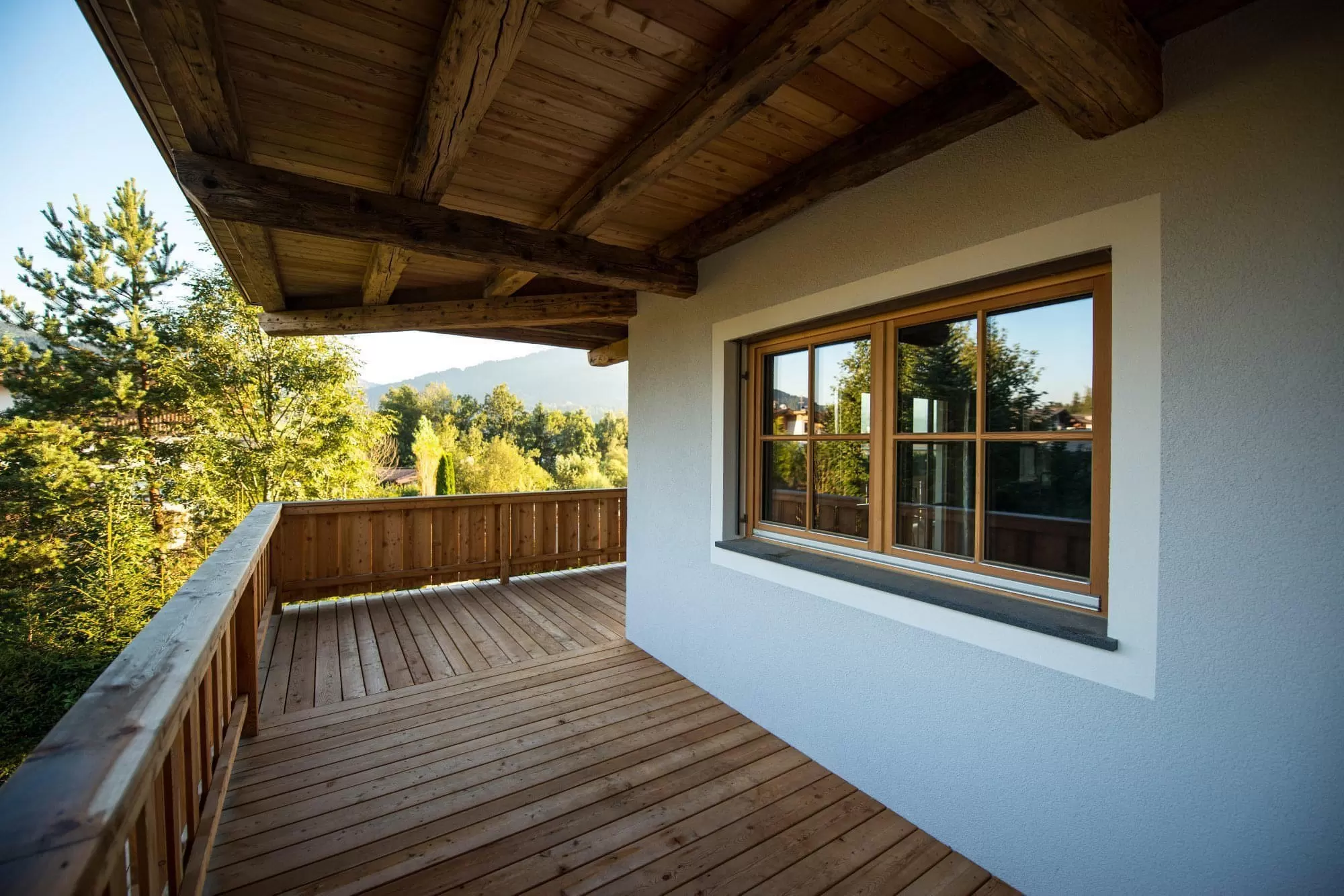 Alpines Chalet in Ellmau mit Terrasse und Bergblick – ruhiges Zuhause für naturverbundene Käufer aus Deutschland.