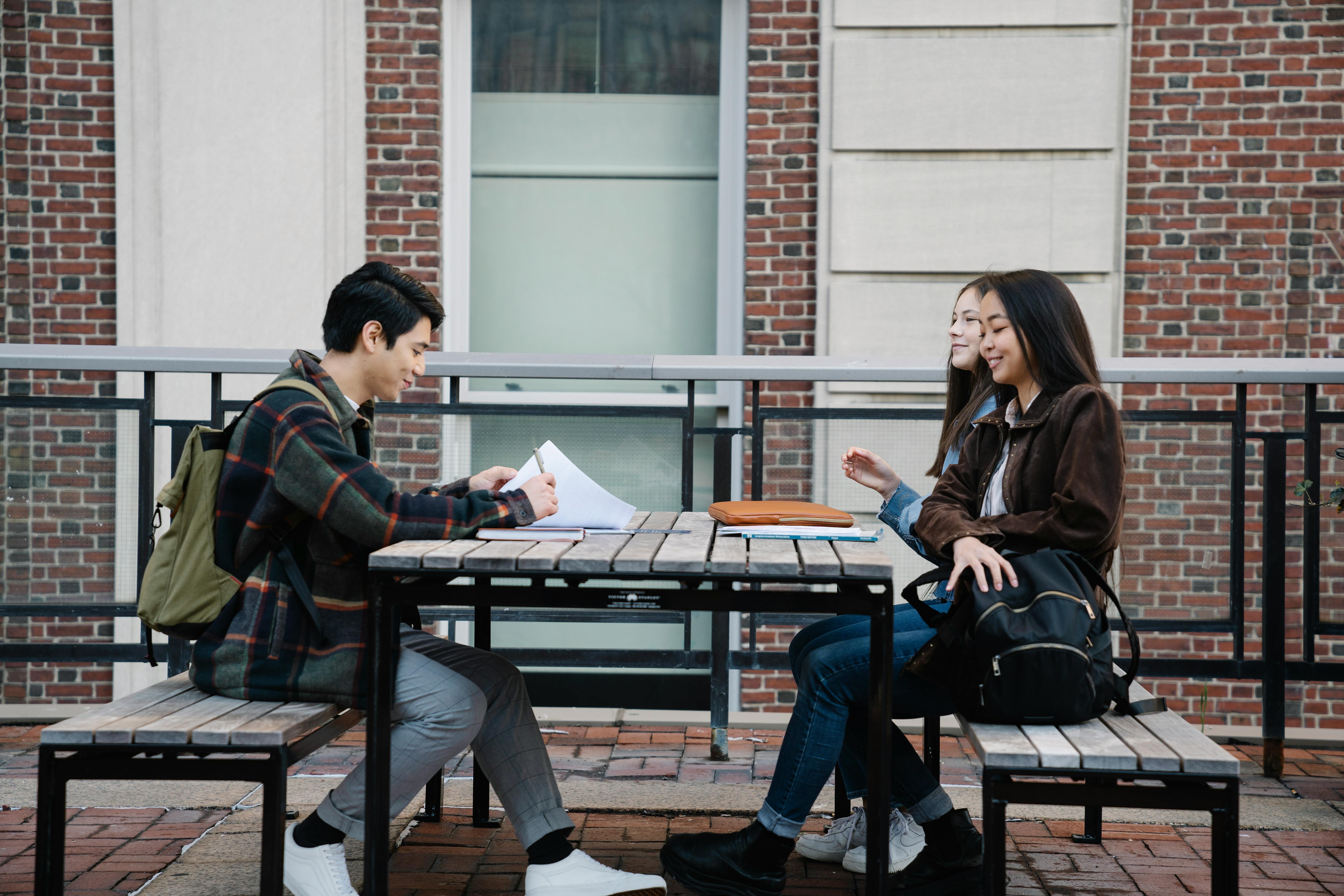 friends studying