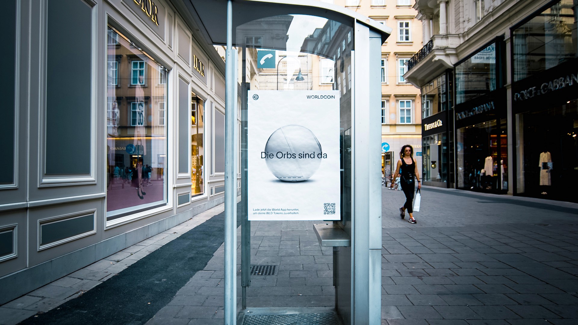 Poster-Aufnahme, angeheftet auf einem Mobiltelefon