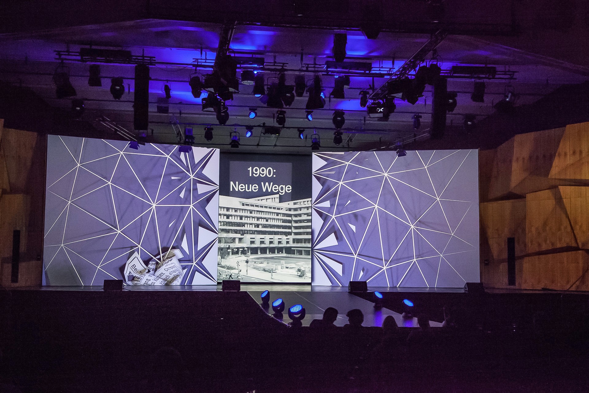 Aureal - interior projection mapping