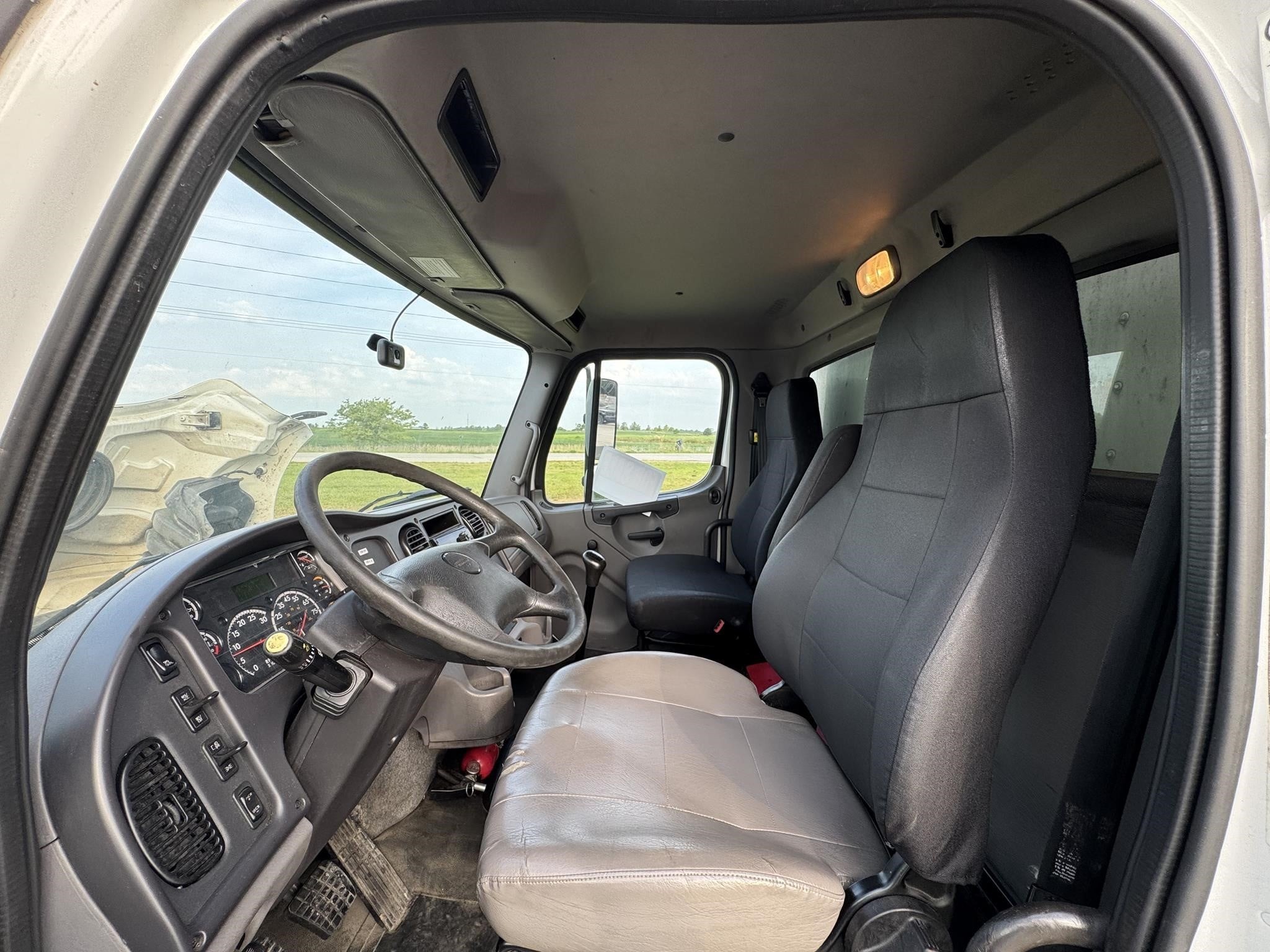2019 FREIGHTLINER BUSINESS CLASS M2 106