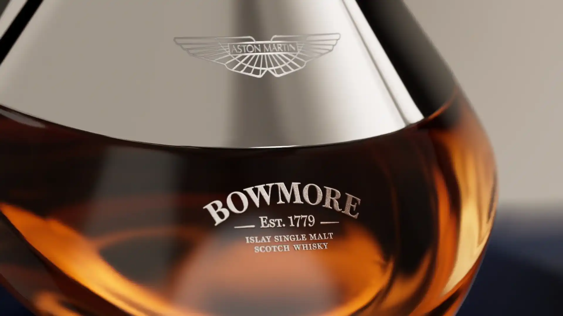 Bowmore Aston Martin edition whisky decanter, CGI close-up of the engraved glass and metal cap