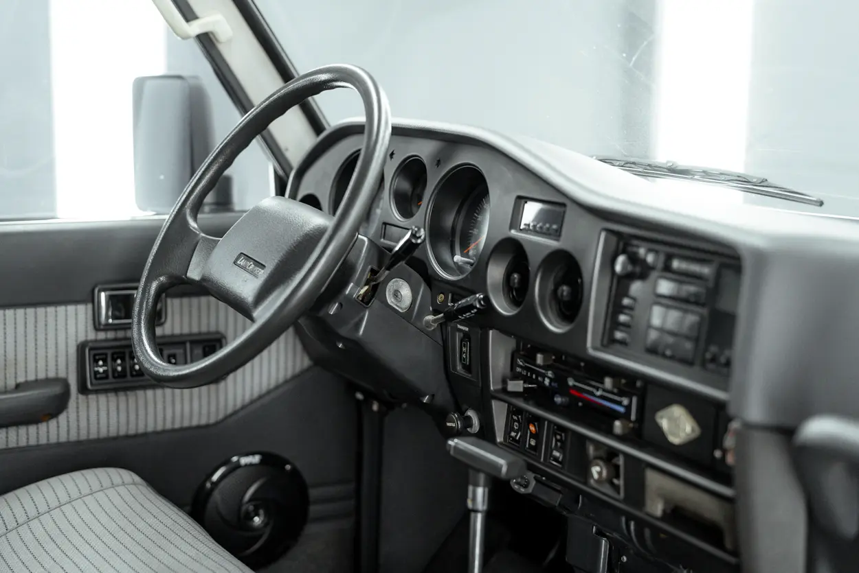 1989 Toyota Land Cruiser FJ62 photo 25