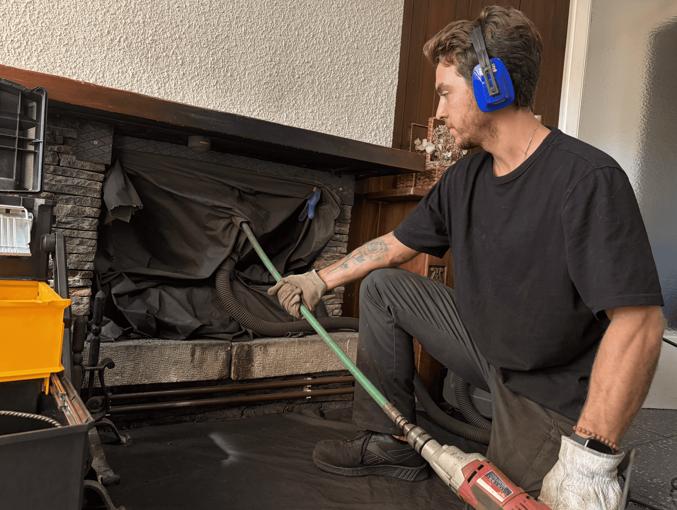 Mantenimiento profesional de una chimenea FOVEO