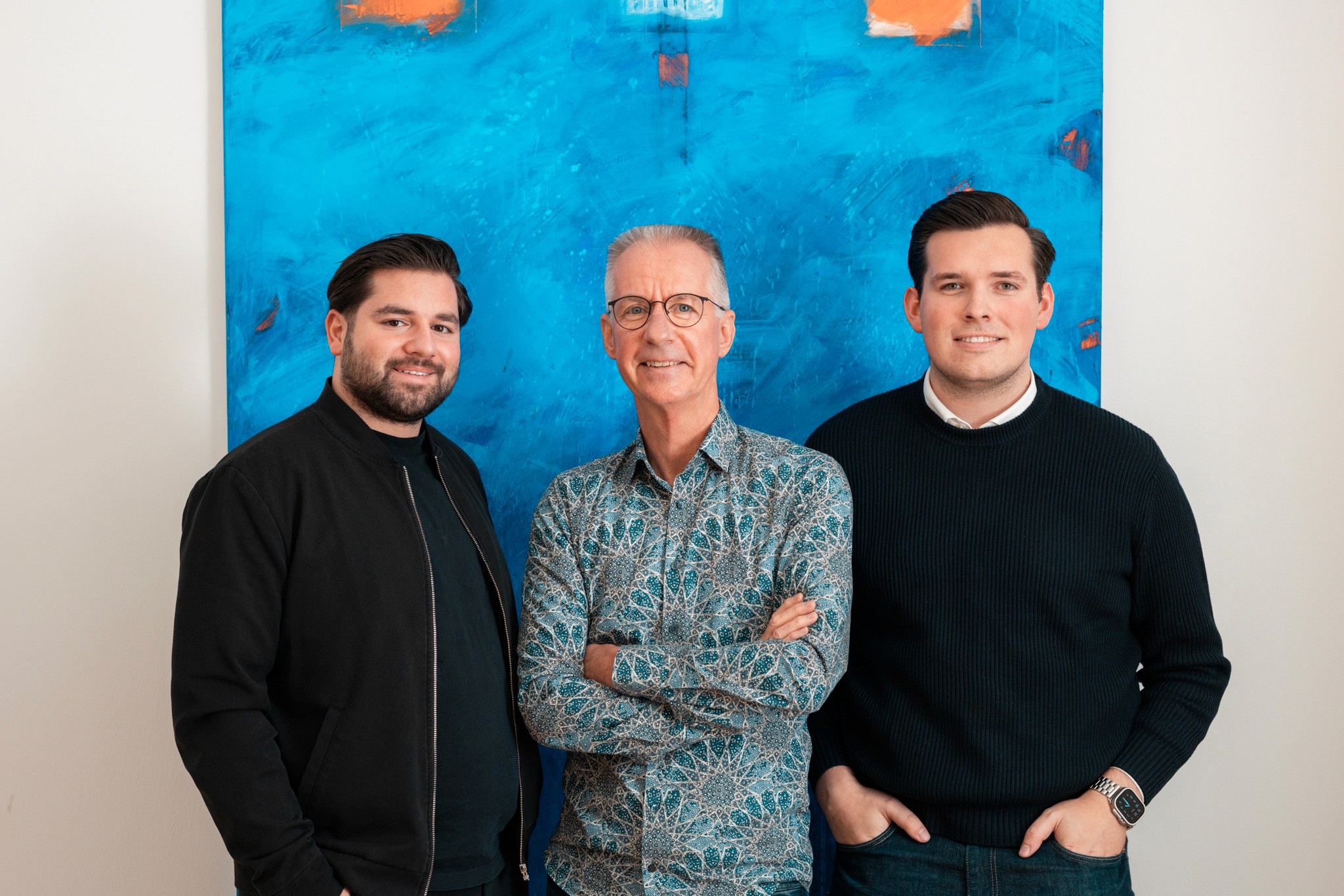 3 Gründer der Agentur Lorenz stehen nebeneinander