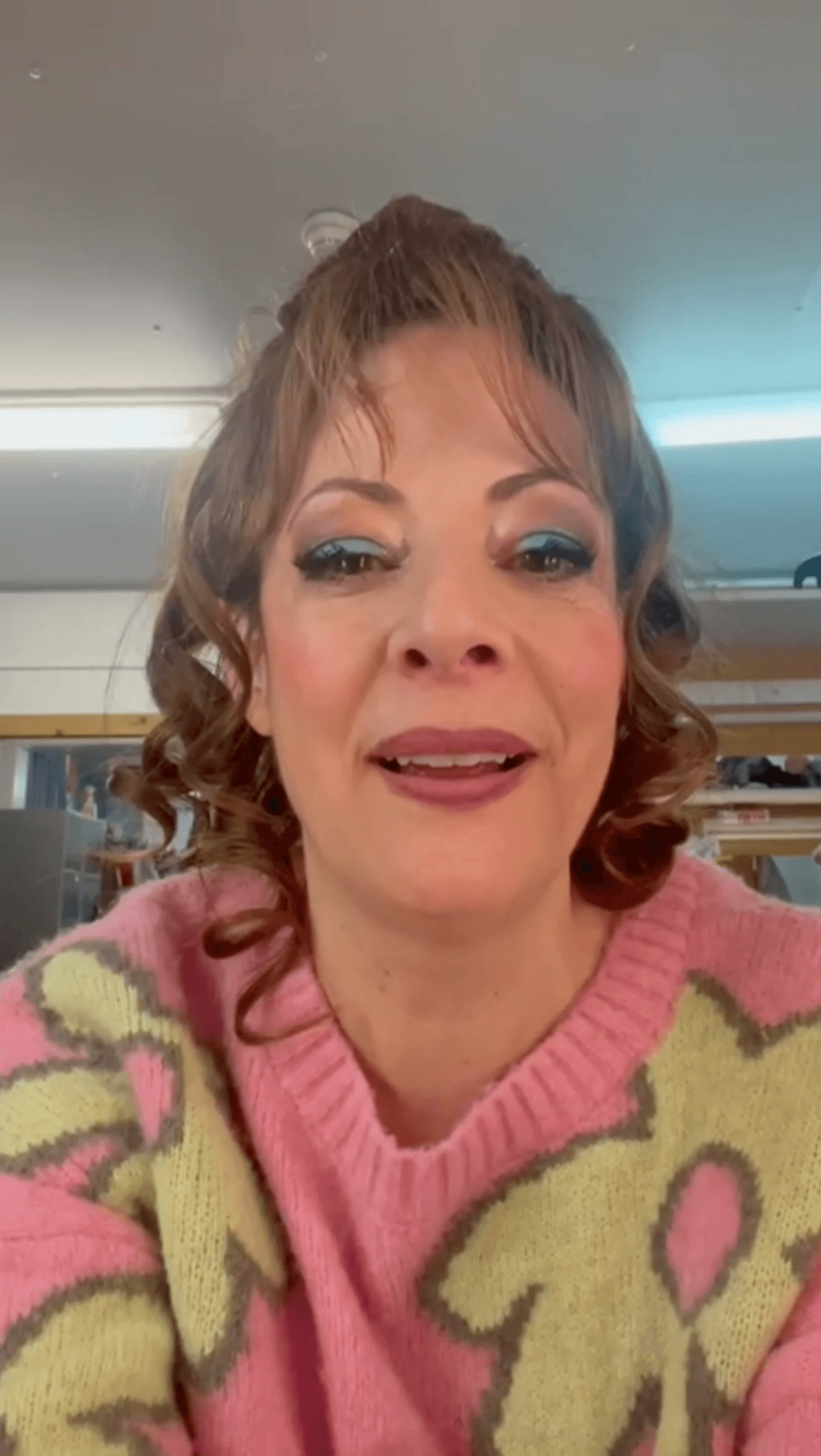 Die berufliche Sängerin und Schauspielerin Isabelle Flachsmann teilt ihr Feedback zur Stimmoptimierung im Bereich Musical und Pop durch Singers Evolution.