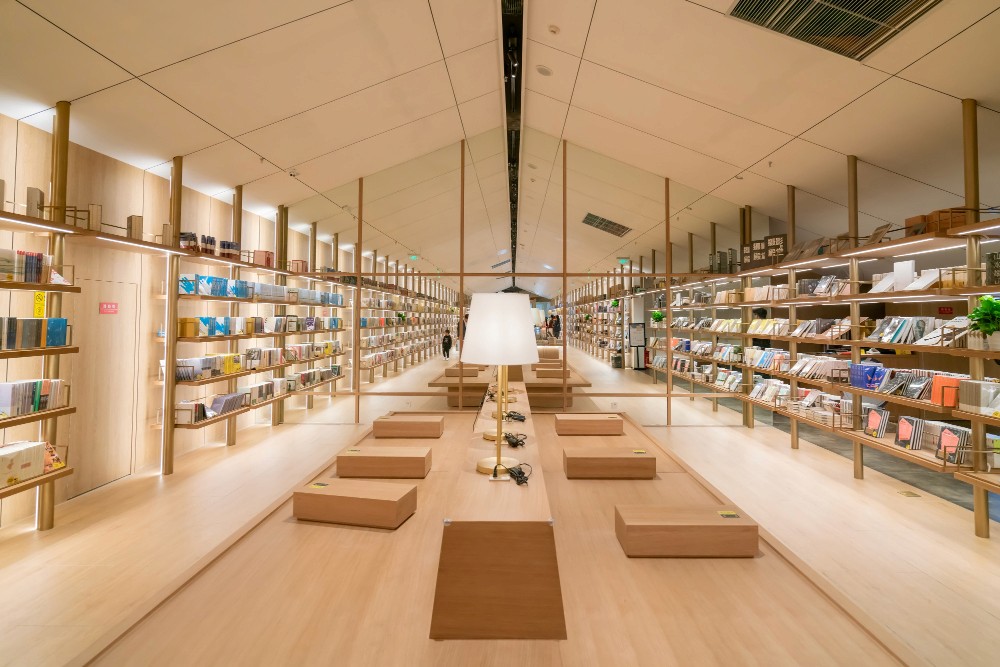 香港商業保險服務為現代簡約零售店舖提供專業店舖保險，全方位保障商舖財產與裝修資產安全。