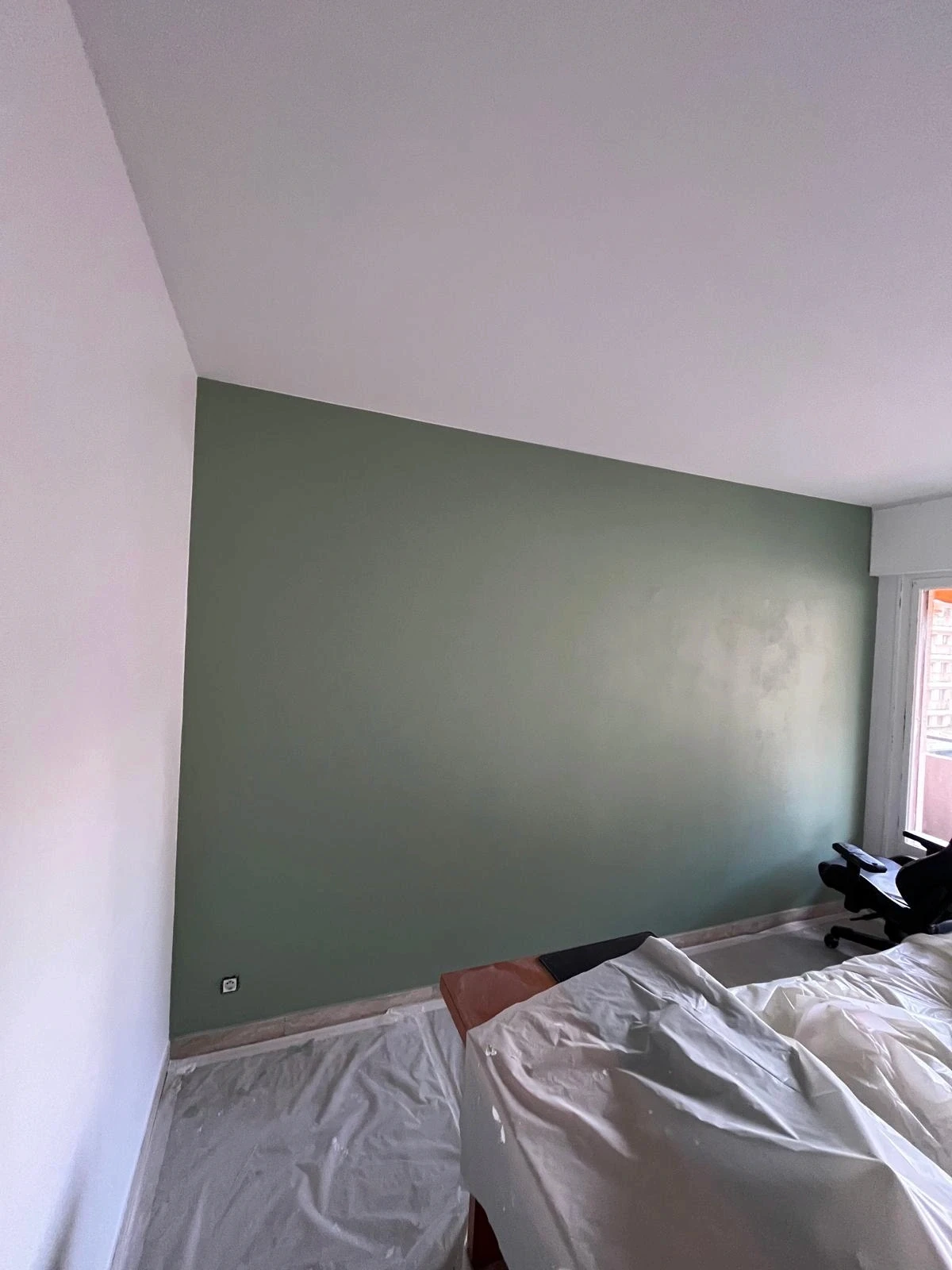 Mur peint par l'artisan peintre de Vallauris Nelson