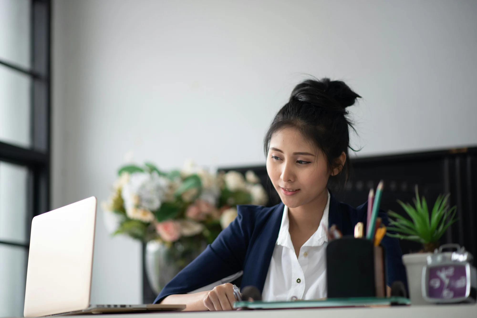 Illustrated customer persona profiles with demographic information