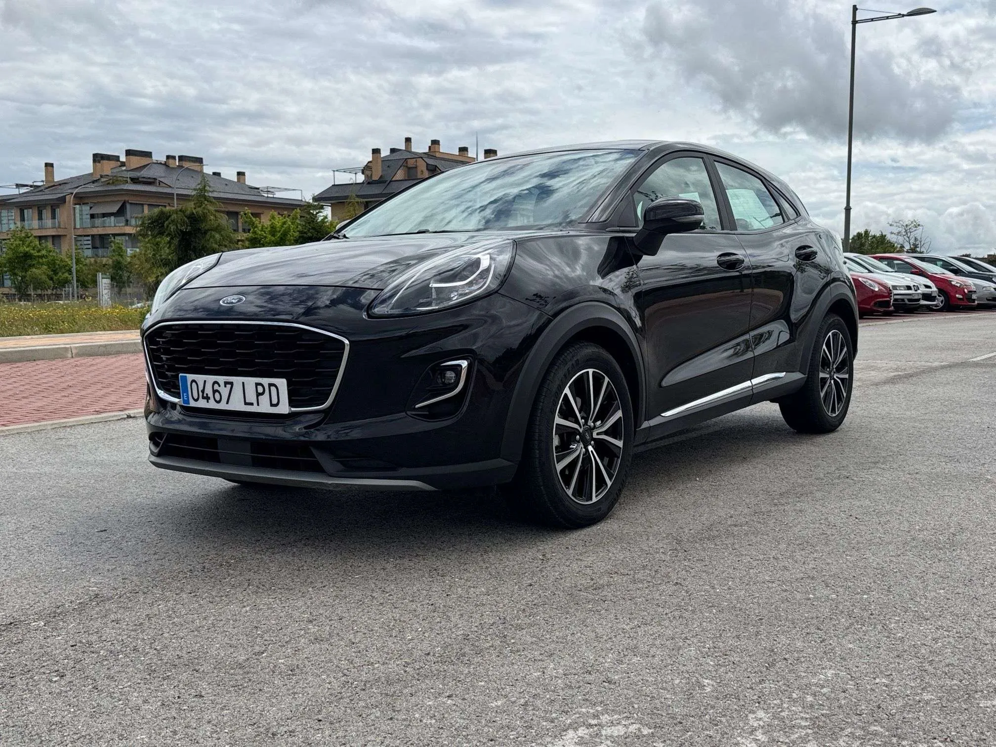 Original photo of the car, unedited