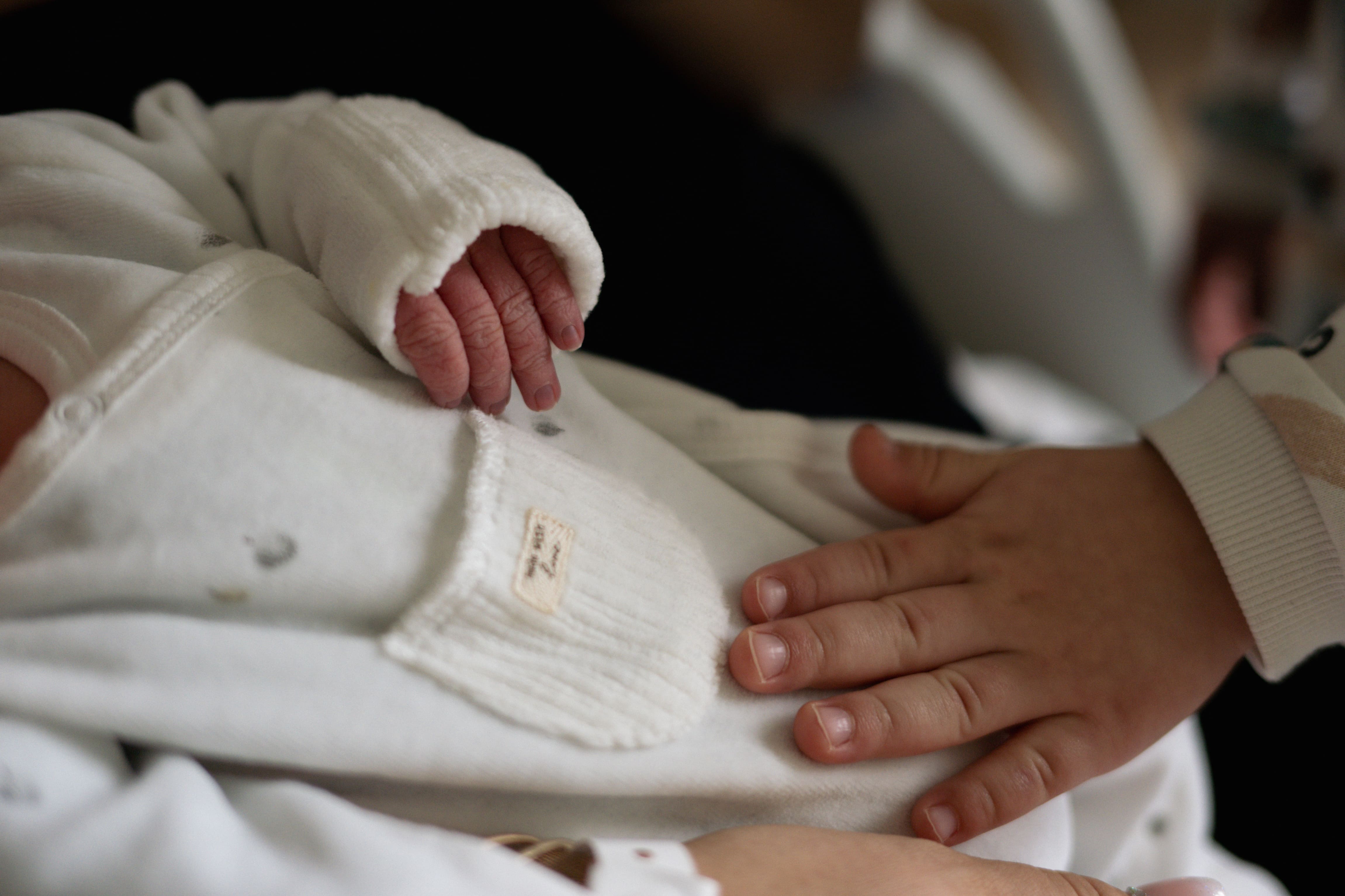 Capturer les détails des petites mains de votre enfant