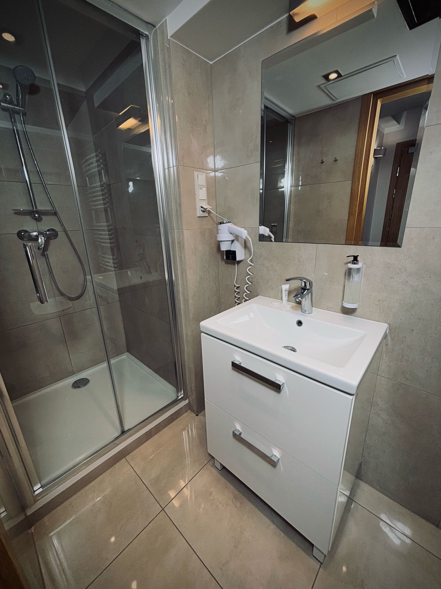 Oakwood - Pippins by Webster