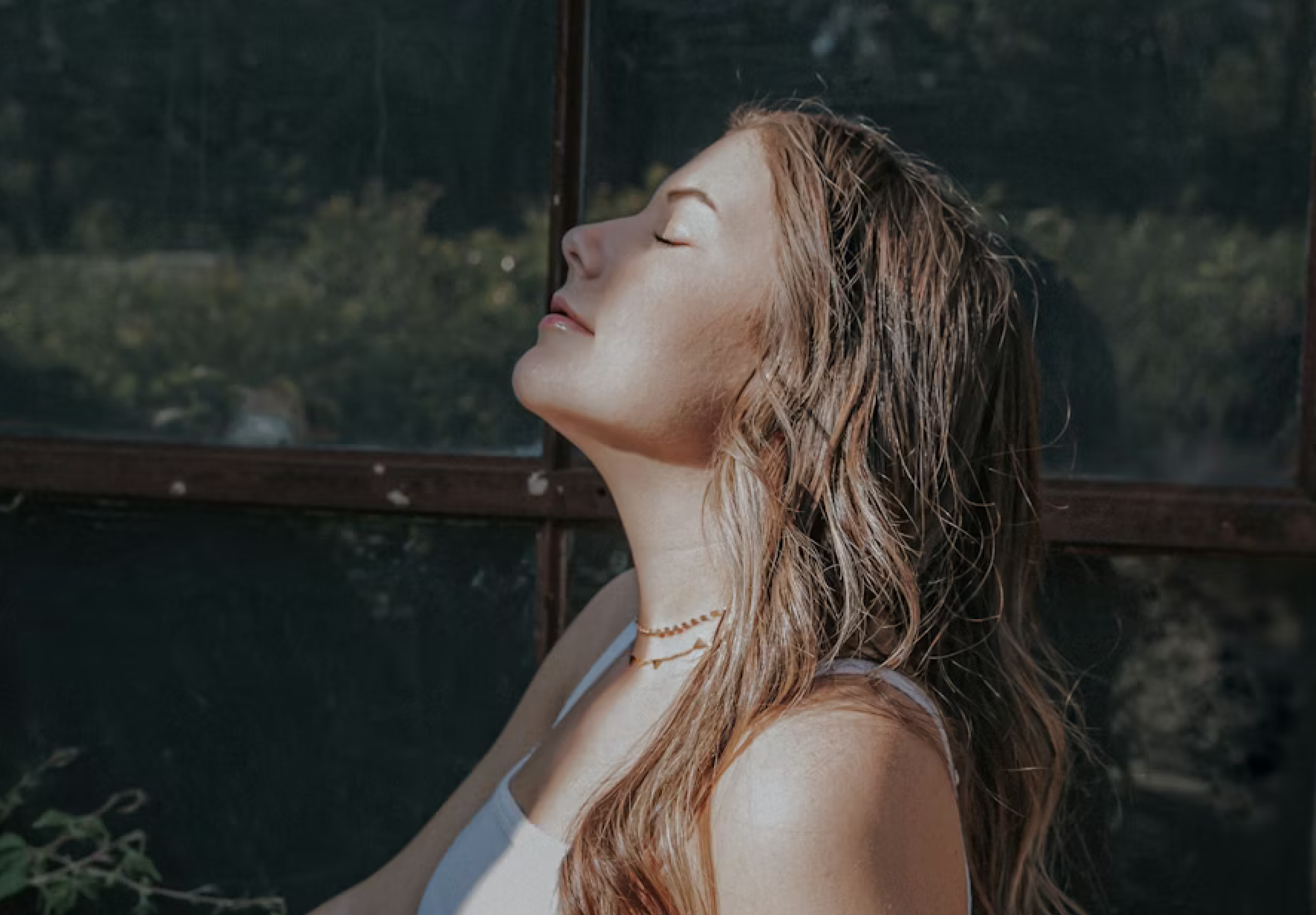 woman in black long sleeve shirt