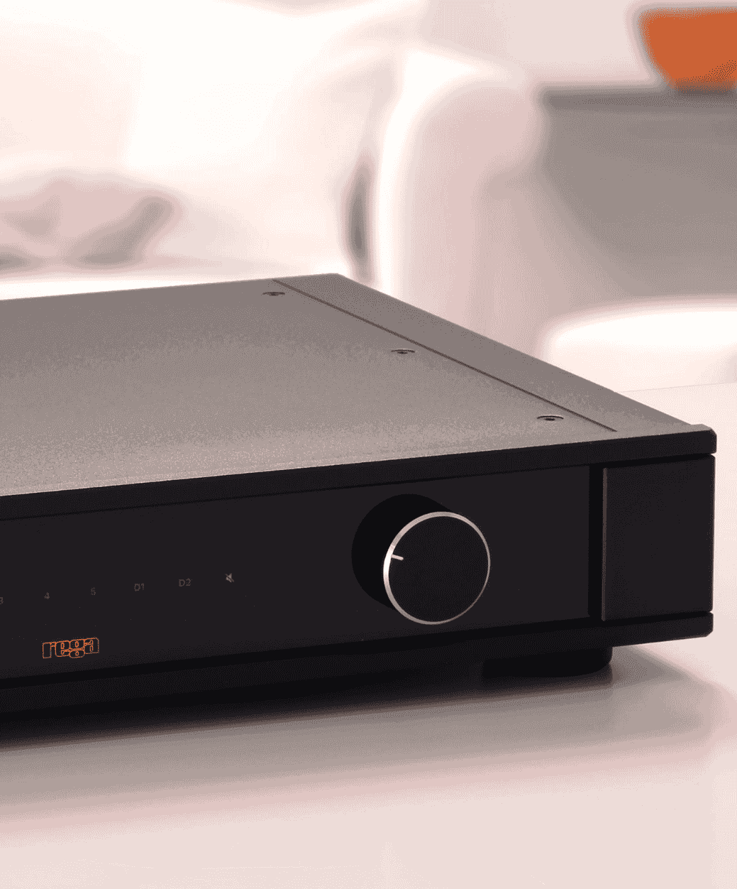 Rega Elex MK4 lifestyle - LE STUDIO HIFI 