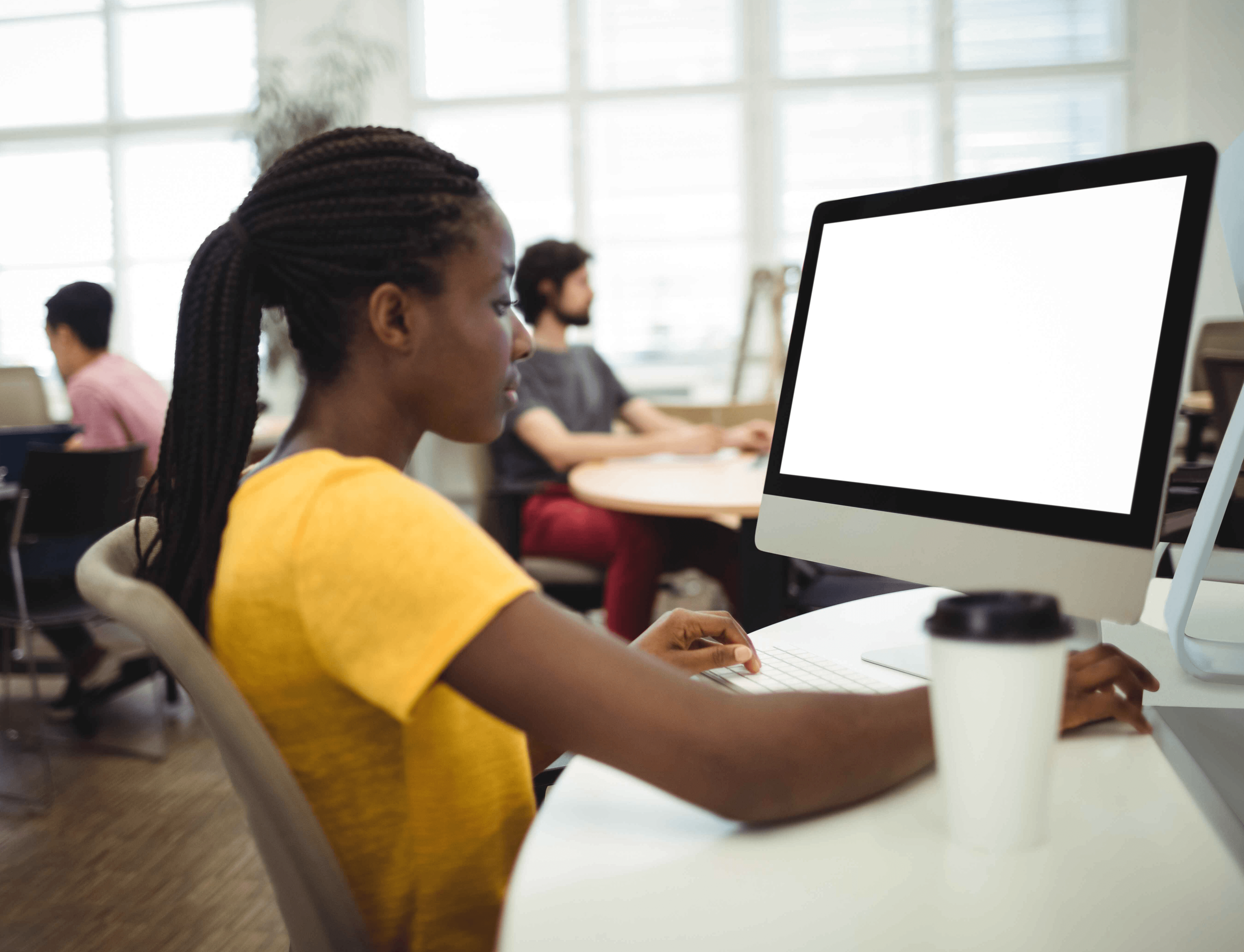 A lady with a computer
