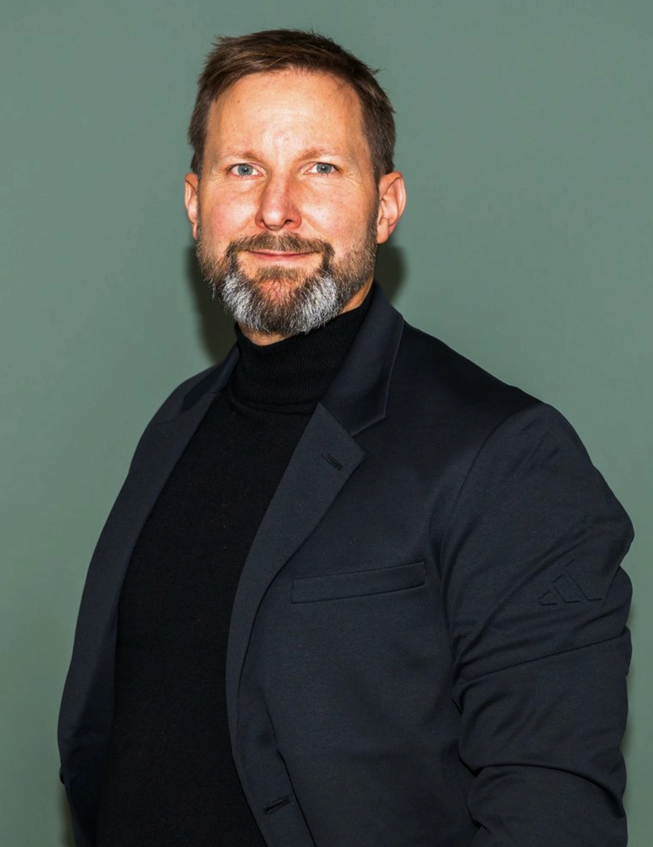 Profile Picture of Singularity.Inc CEO Dr. Christian Öhner 