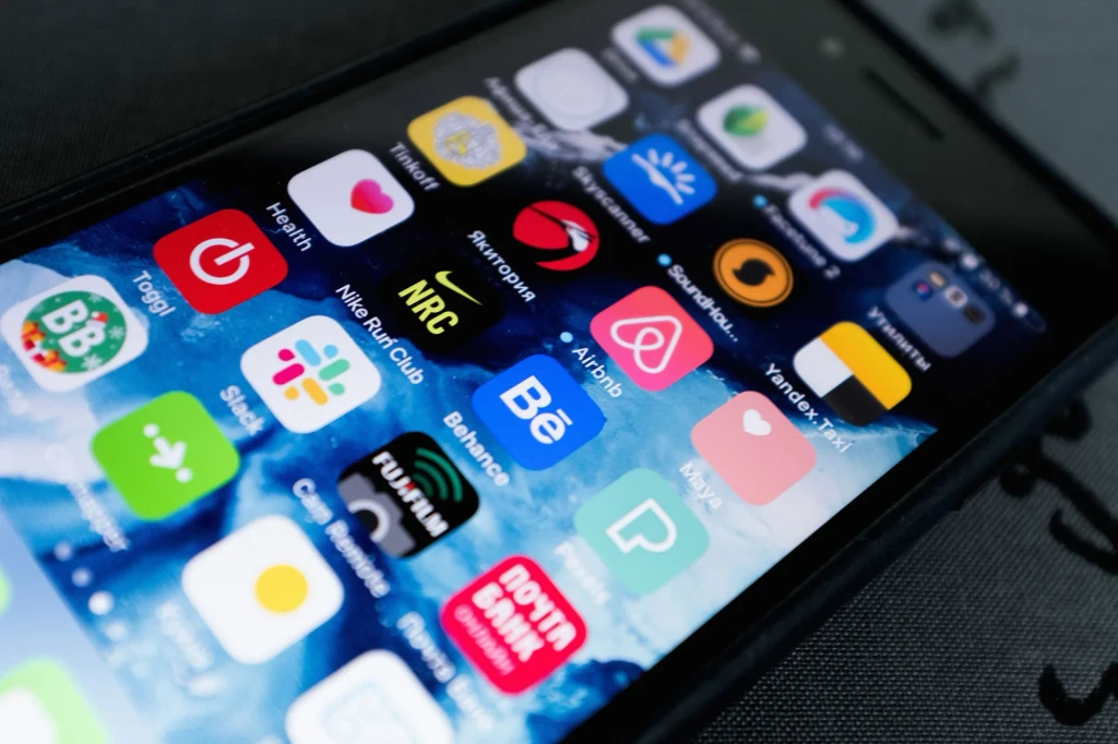 Smartphone-Bildschirm mit mobilen Apps