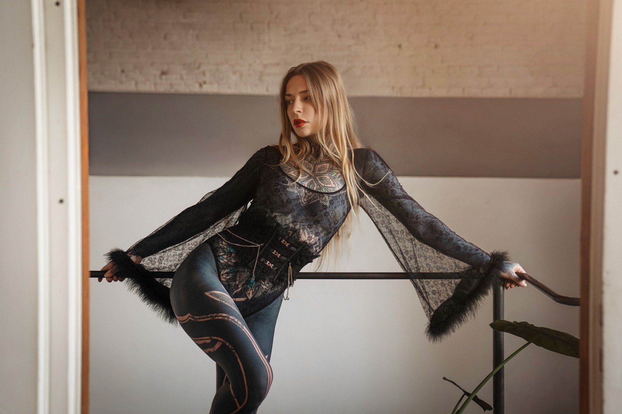 begleitdame aus berlin mit tattoos