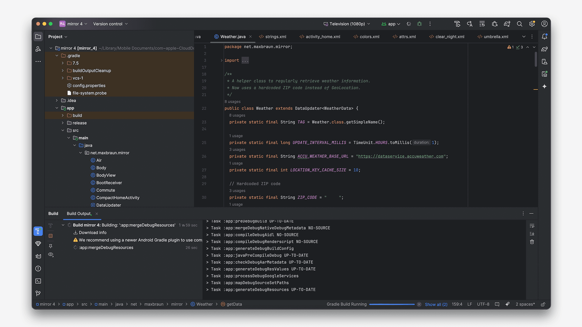 Batch.Works logo over a photo of a box of 3D printed objects