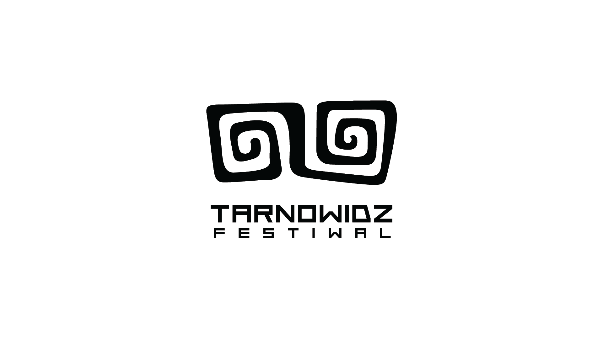 Logo festiwalu Tarnowidz, czarny geometryczny kształt i napis Tarnowidz Festiwal, czcionka bezszeryfowa.