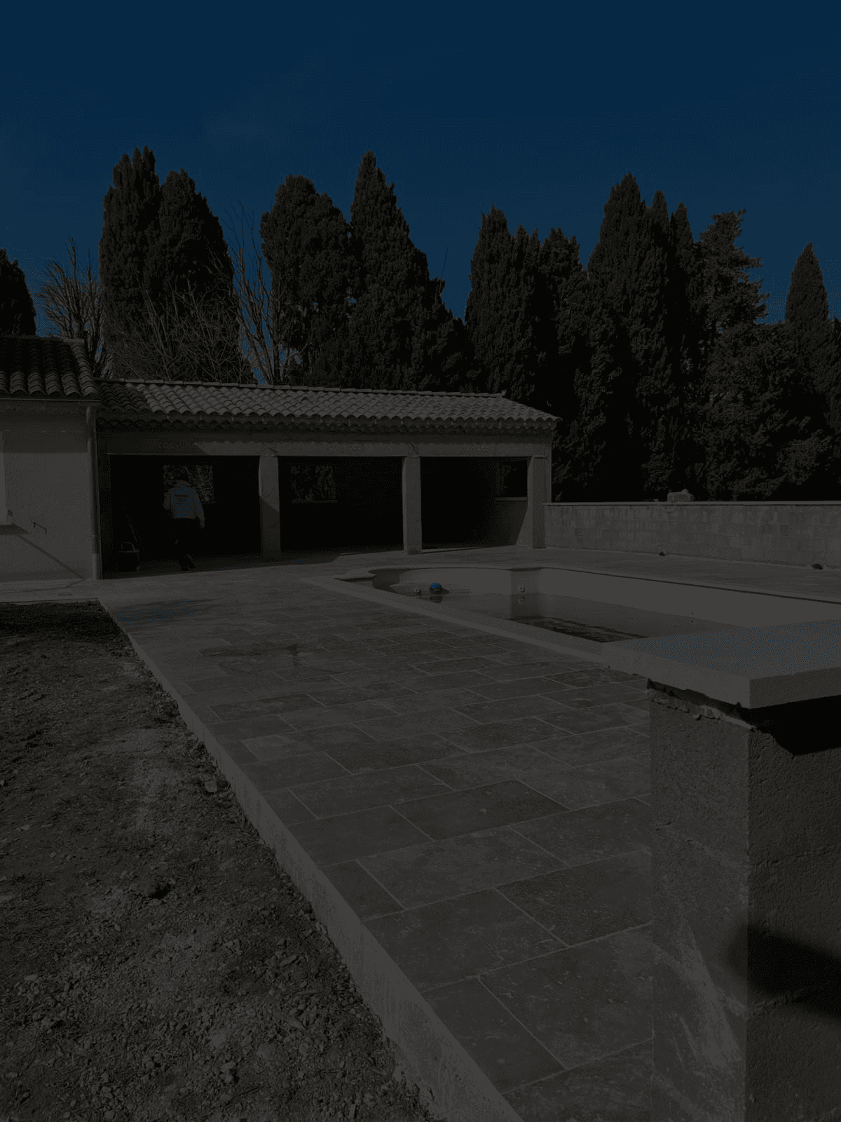 Service d'installation de piscine et de terrasse par Daumas Maçonnerie