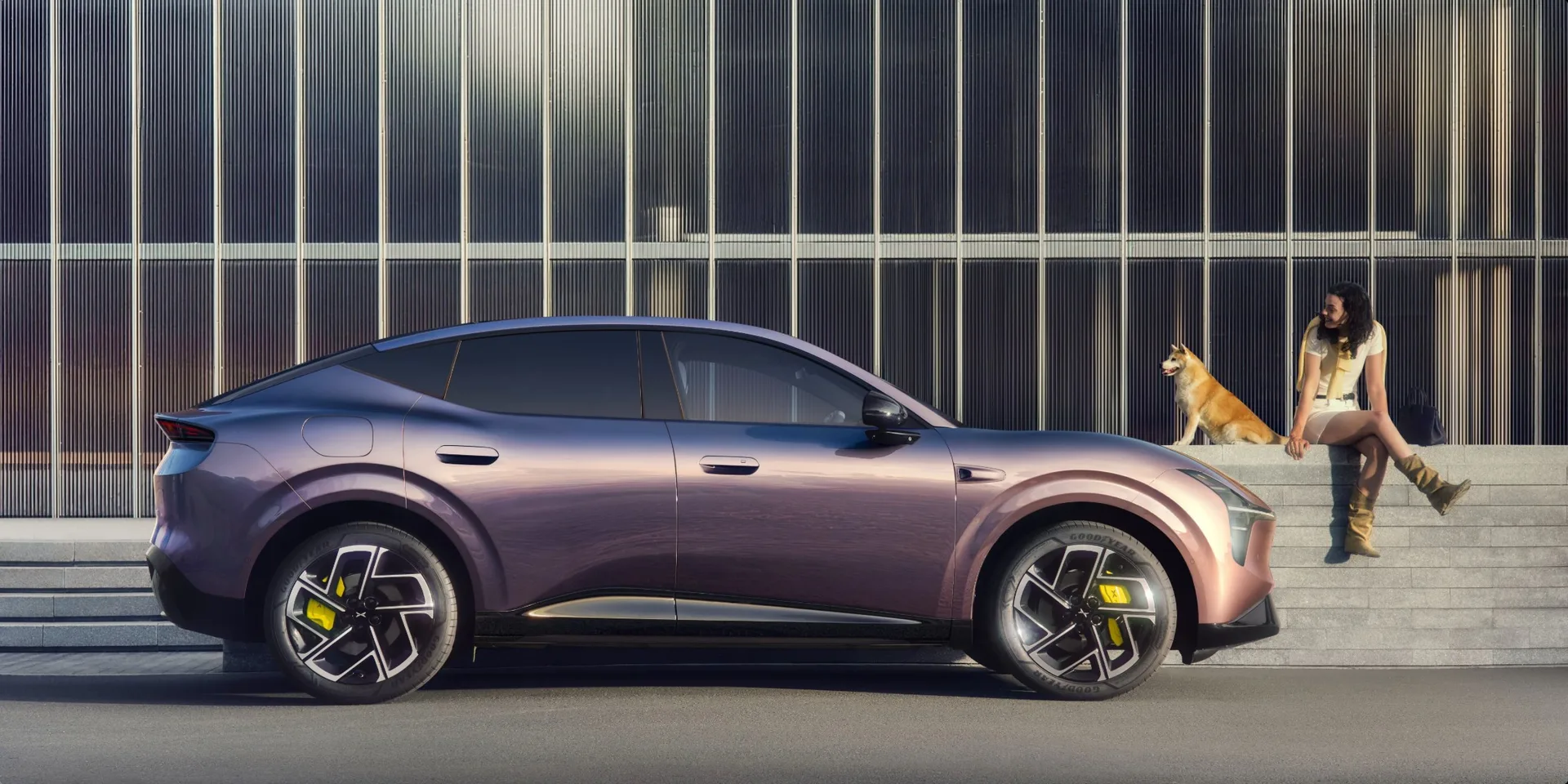 SPORTY FASTBACK DESIGN¹