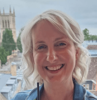 Sofia Carter - Marketing manager at Twitter