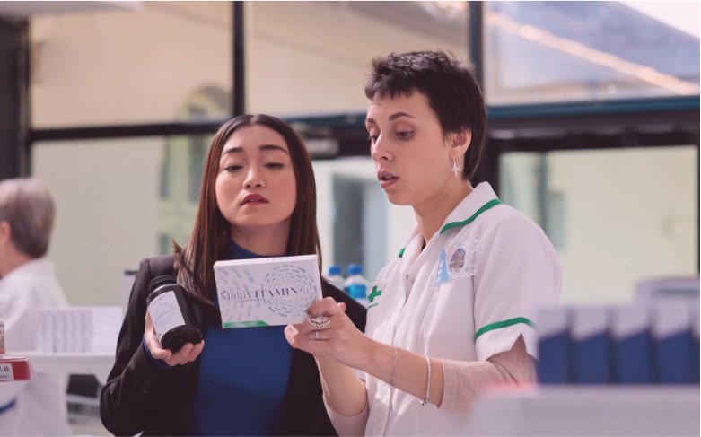 Mujeres aprendiendo inglés