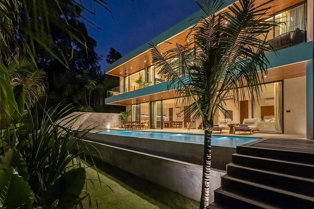 Image of a villa with pool