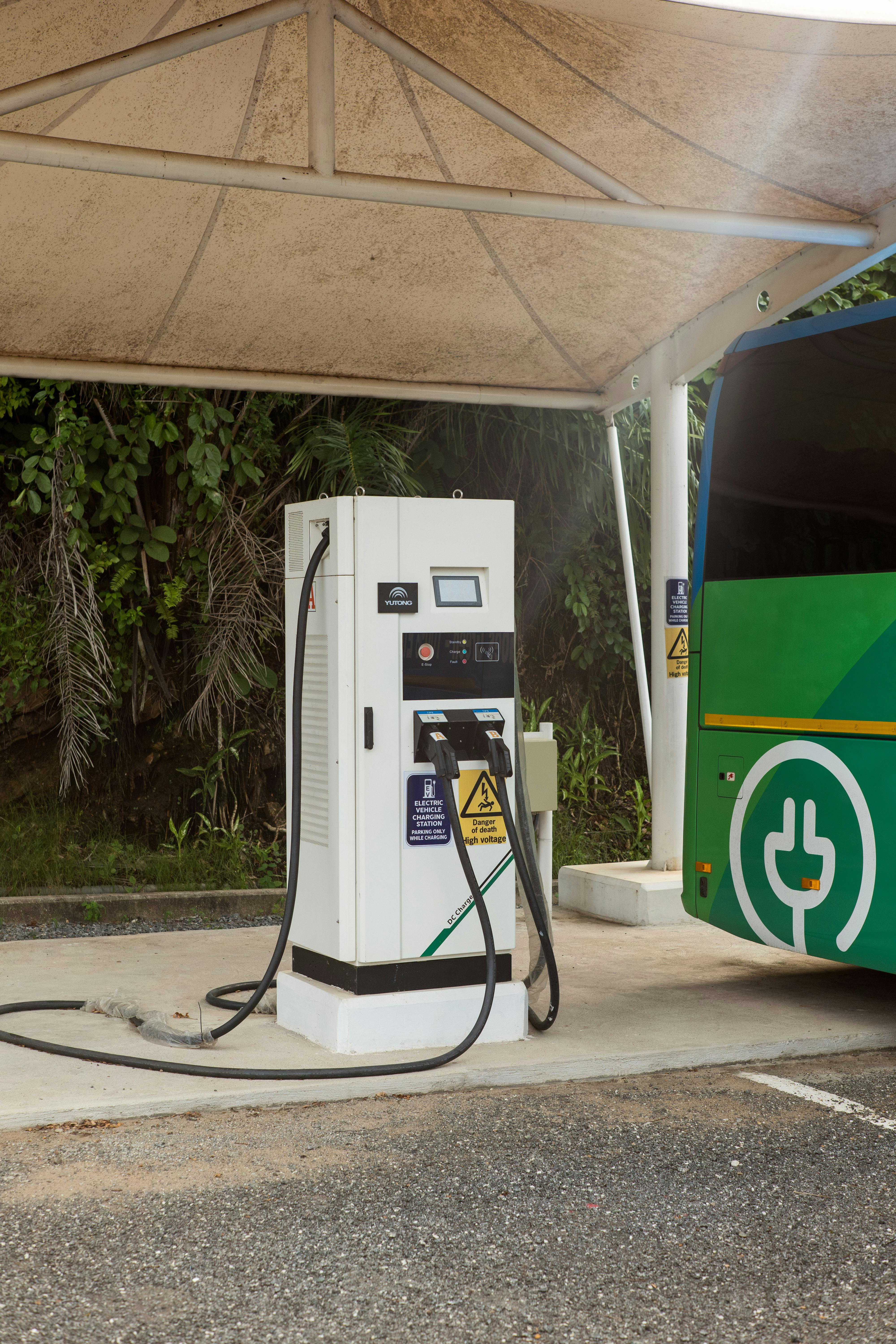 Interface Fleeti de refacturation de la recharge à domicile avec sessions par conducteur et export paie.