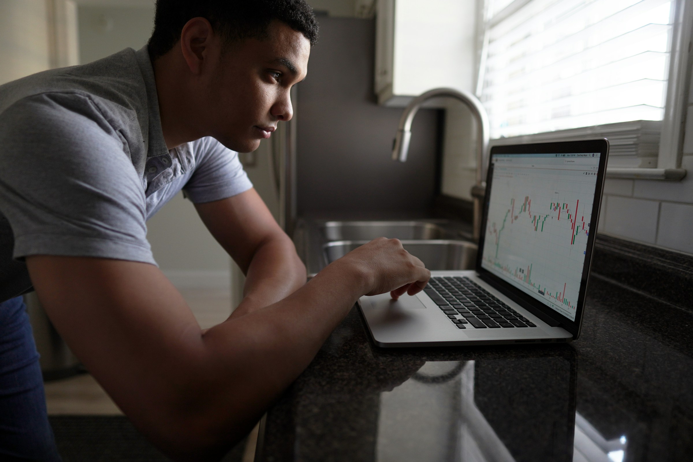 Man Wathcing his Trades - Crypto Risk Management 