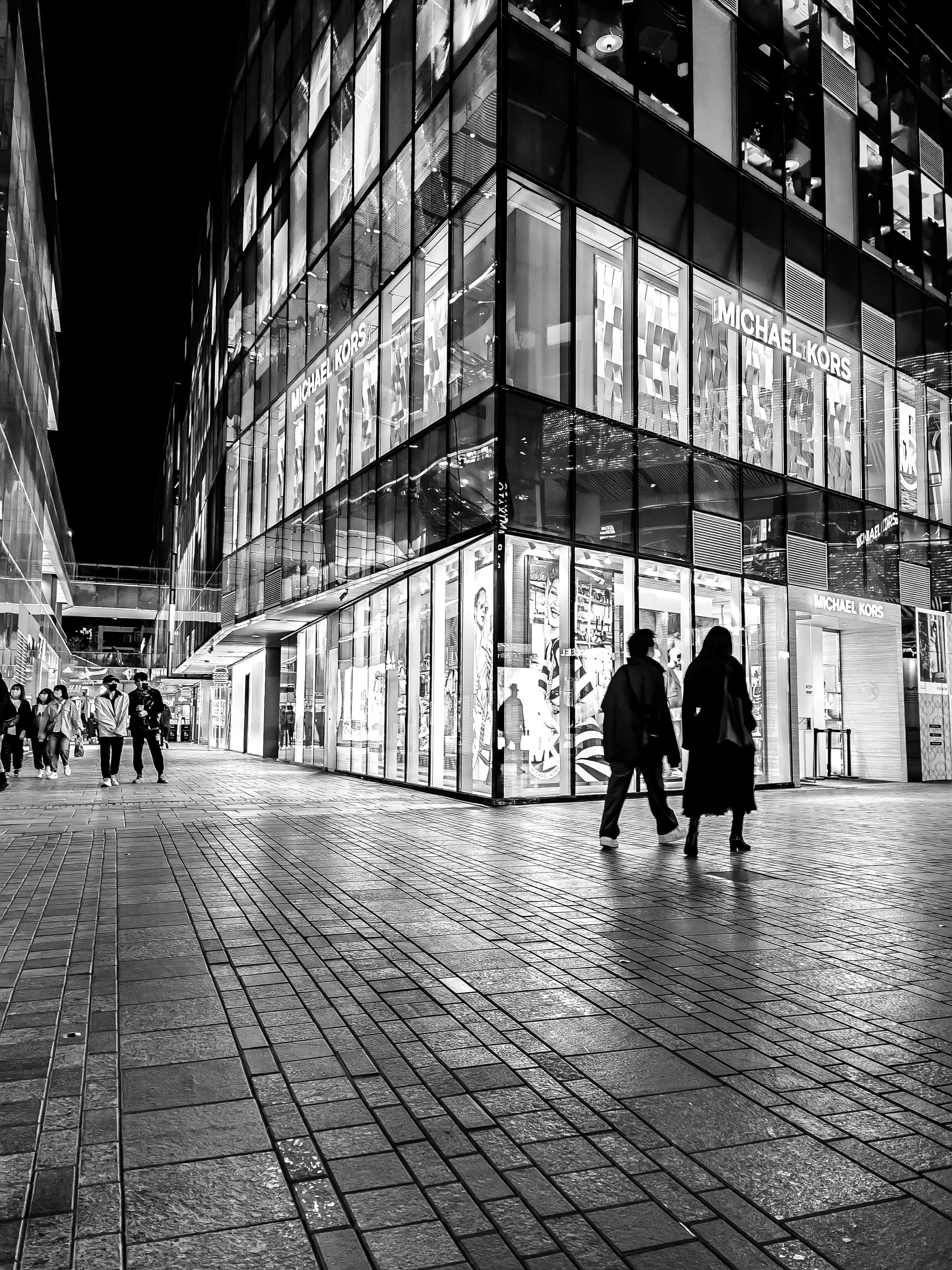 Grayscale image of a building