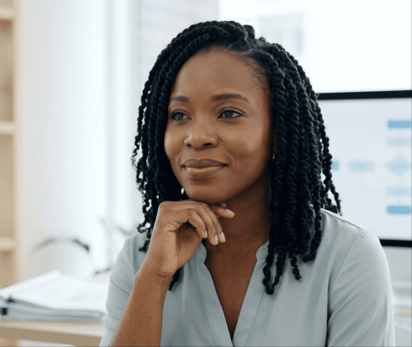 Kỹ sư chất lượng sử dụng công cụ tạo sơ đồ xương cá để kiểm tra nhóm và báo cáo tuân thủ