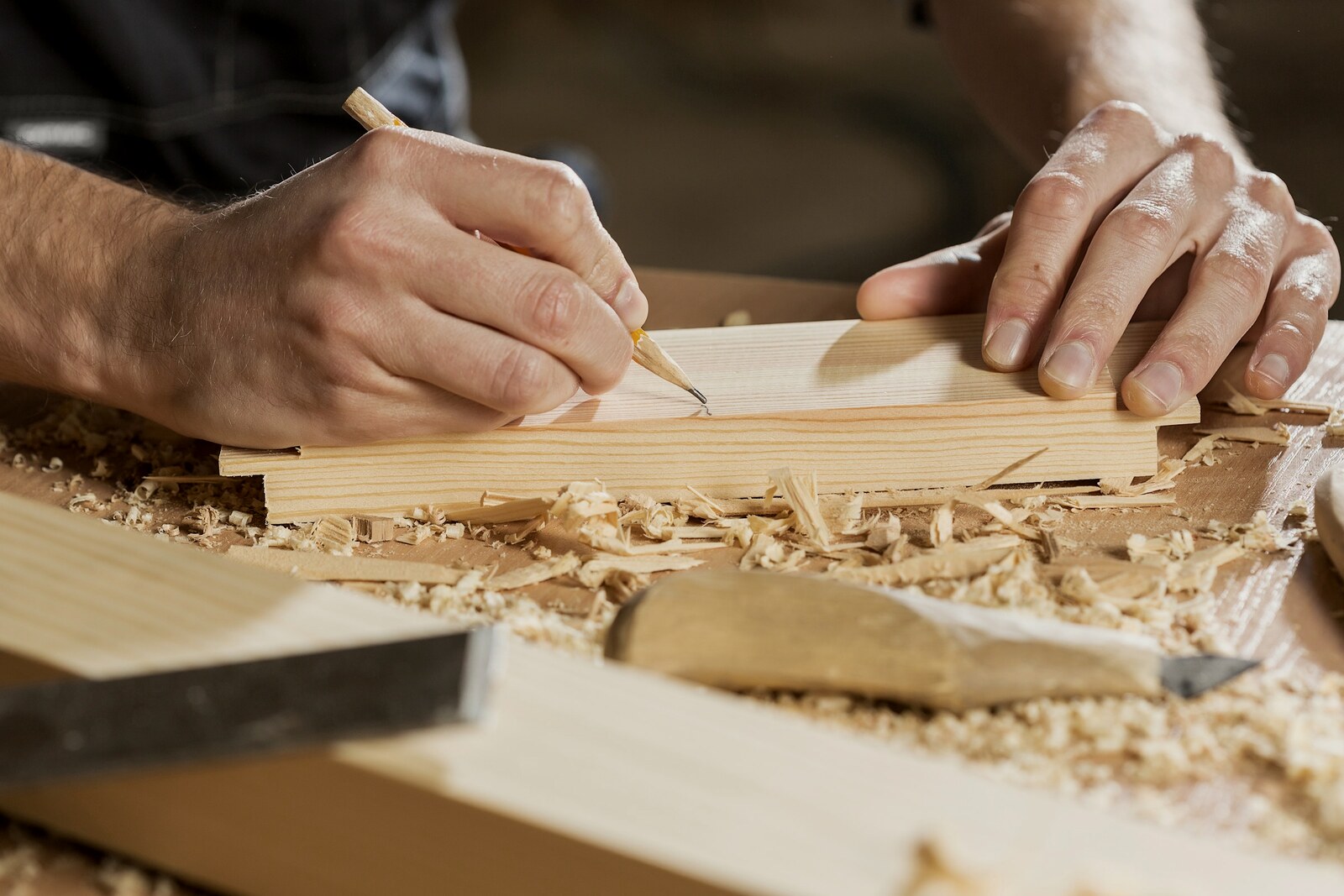 Marking out a joint by hand