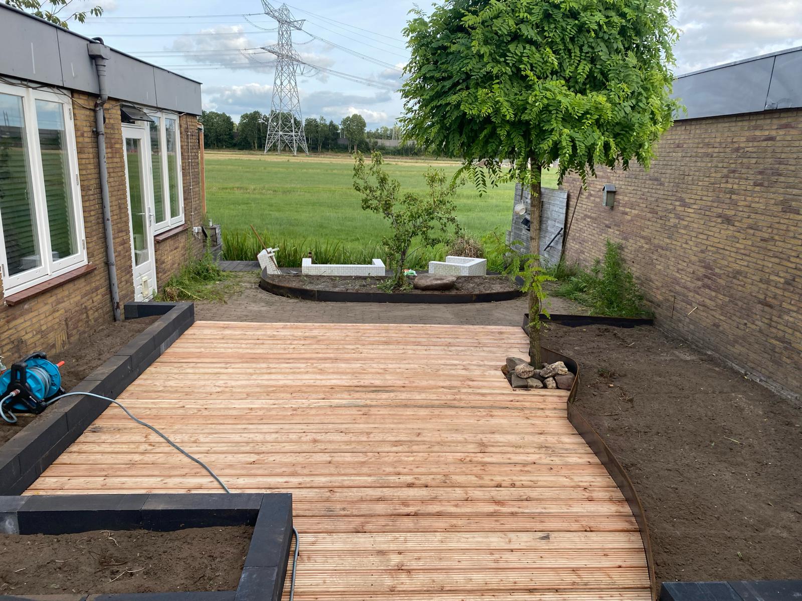 Tuin renovatie vlonder after