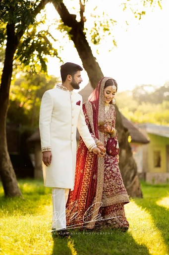 Professional wedding photographer in Lahore covering a grand wedding event