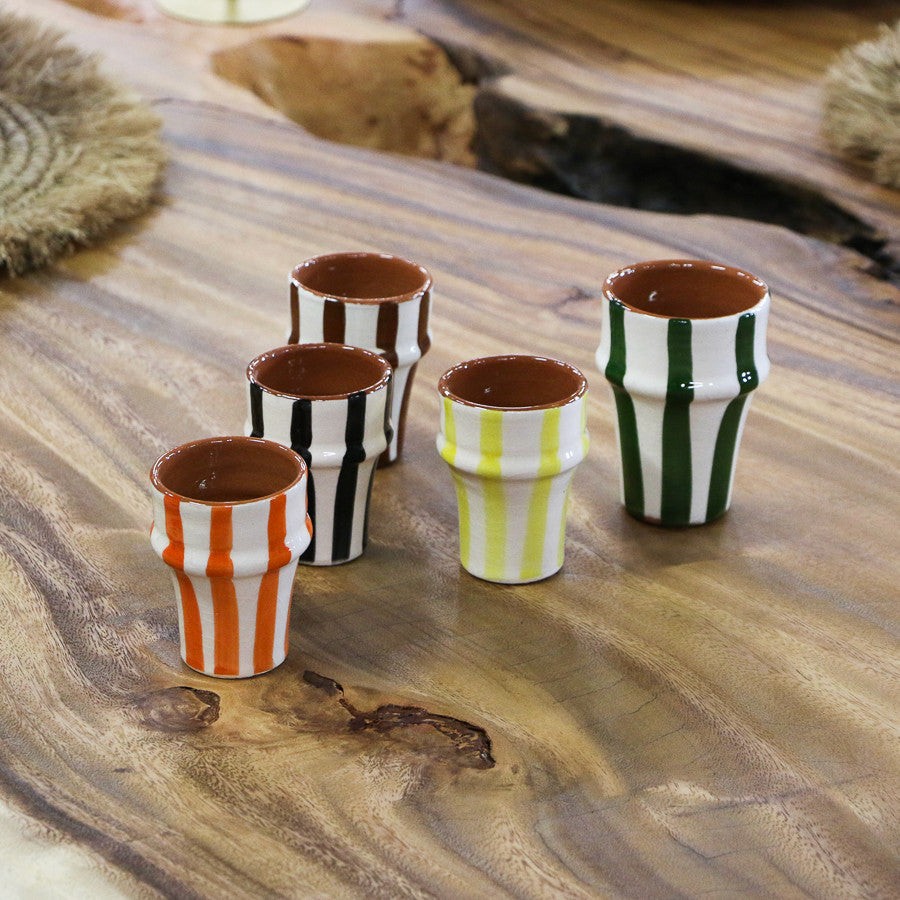 Tasse artisanale en céramique à rayures oranges