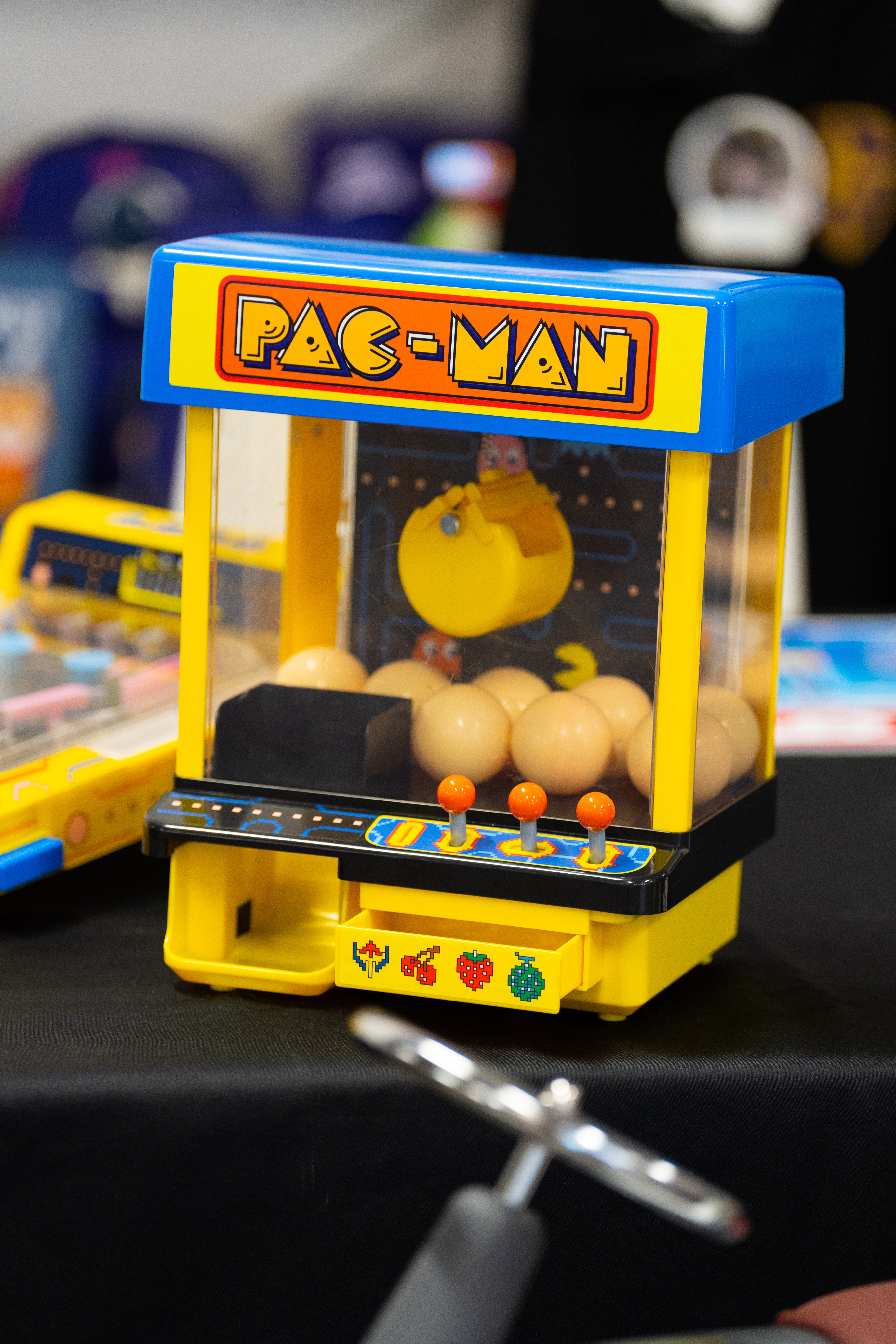 people near TAj Mahal