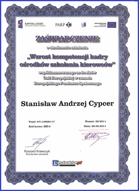 Certyfikat CKZ Cypcer za zgodność z normami prawnymi w kursach dla operatorów maszyn budowlanych.