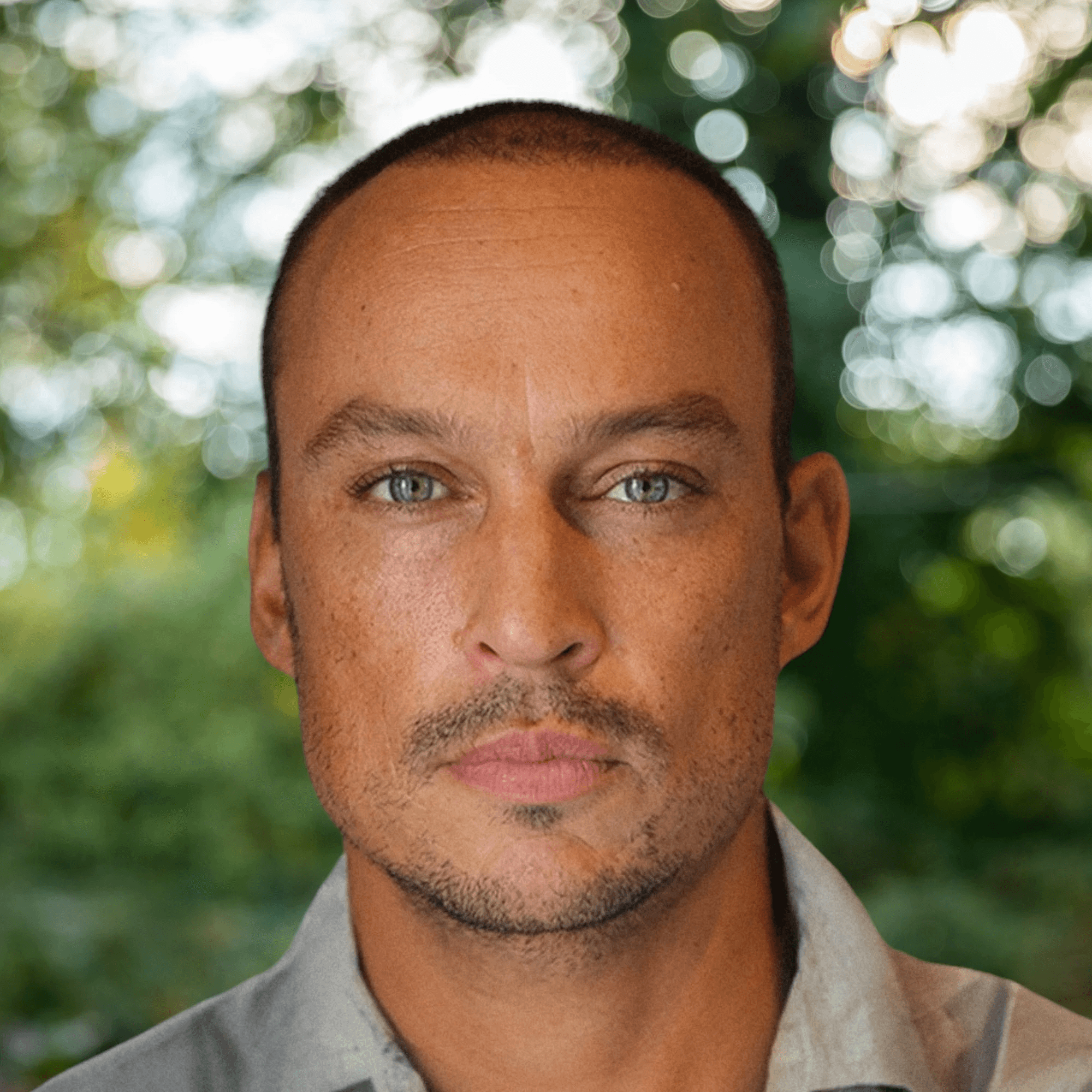 Portrait of Timothy de Haas, mortgage advisor and founder of TdHG Hypotheken, branding and website design client.