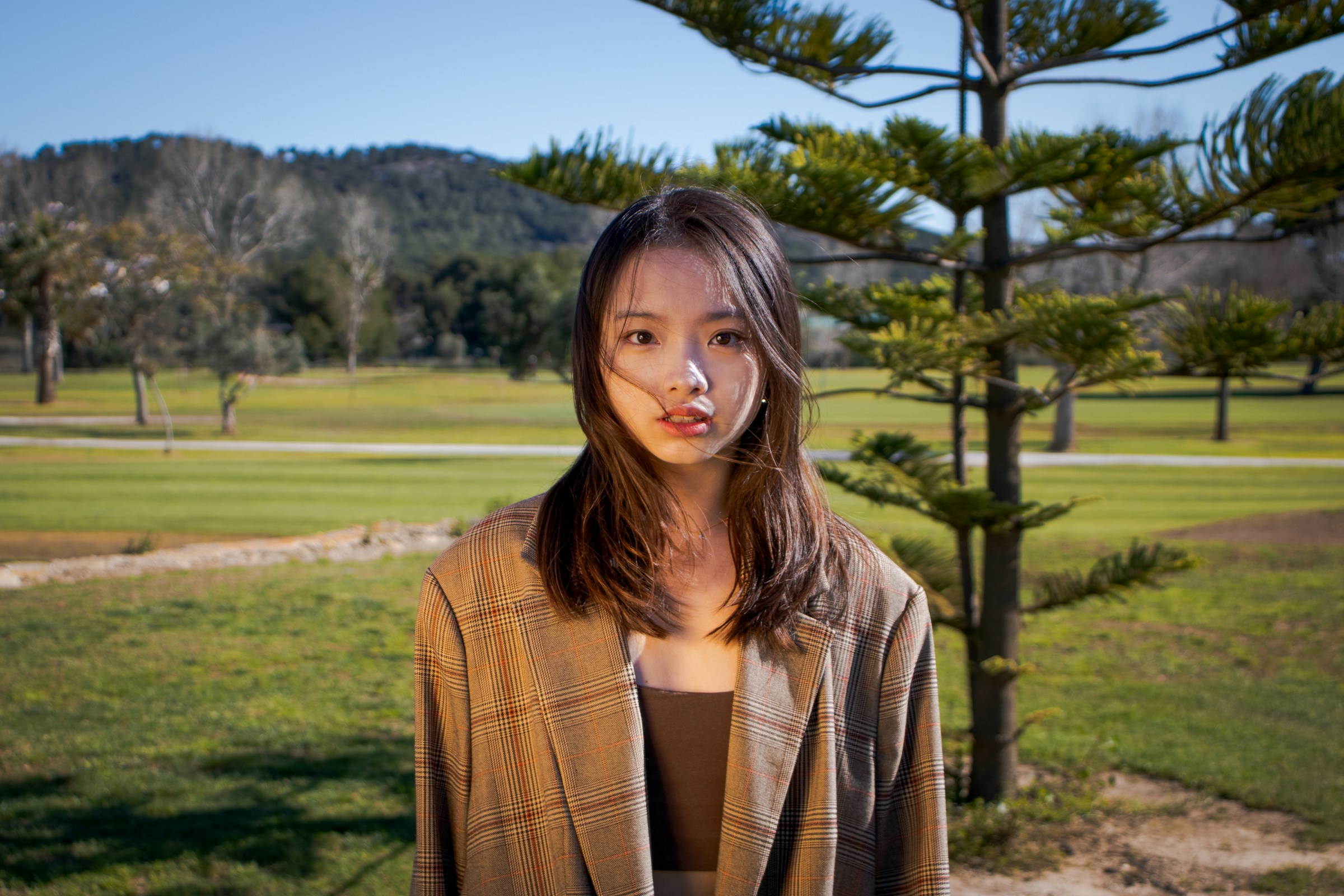 Girl Wearing Brown Clothes - Colors That Go with Brown Clothes