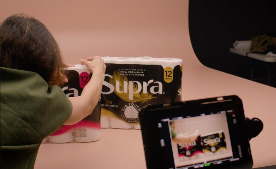 Supra provoca concorrente e convoca Neves em nova campanha