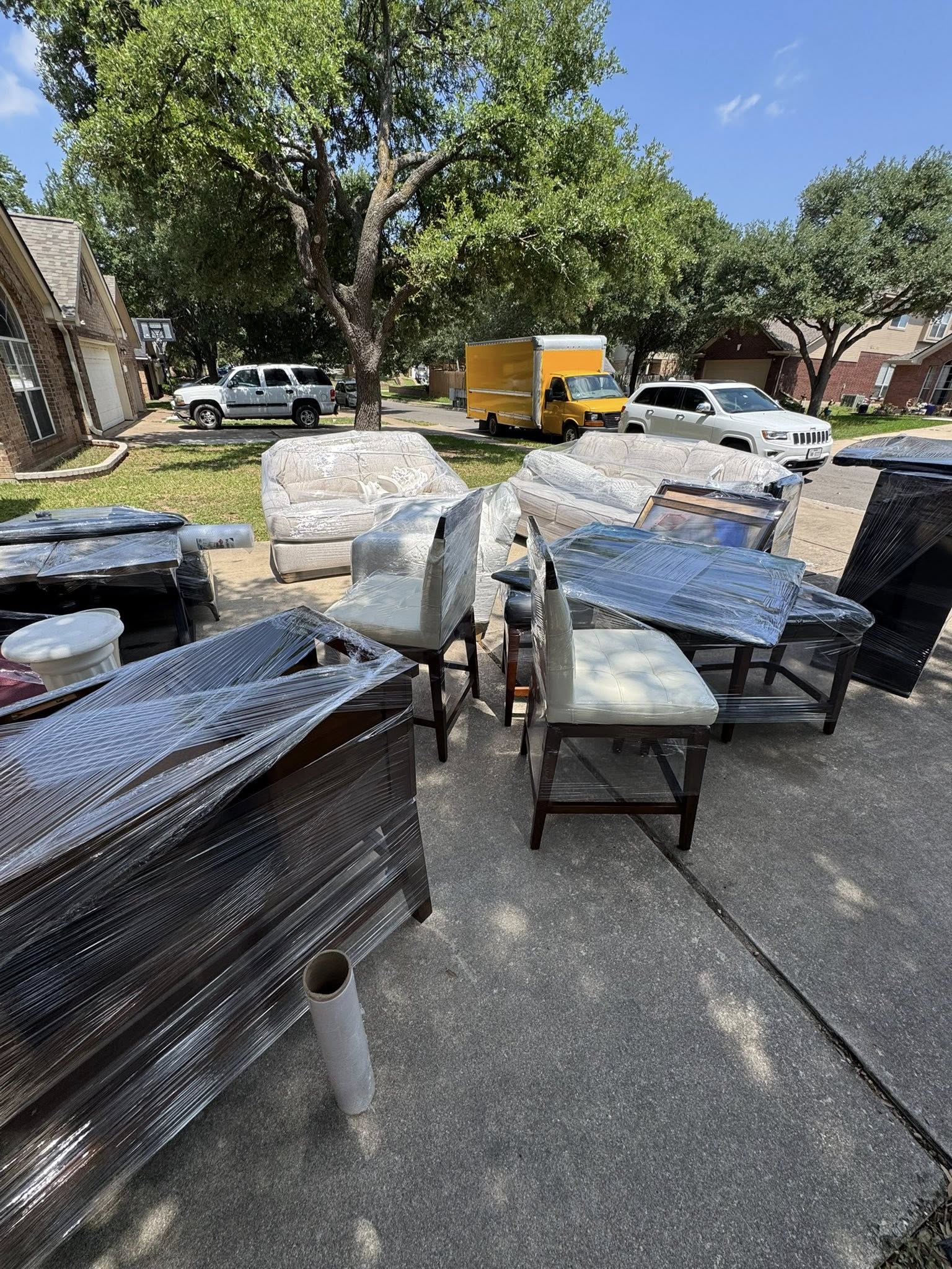 professional movers packing fragile items safely in Austin Texas