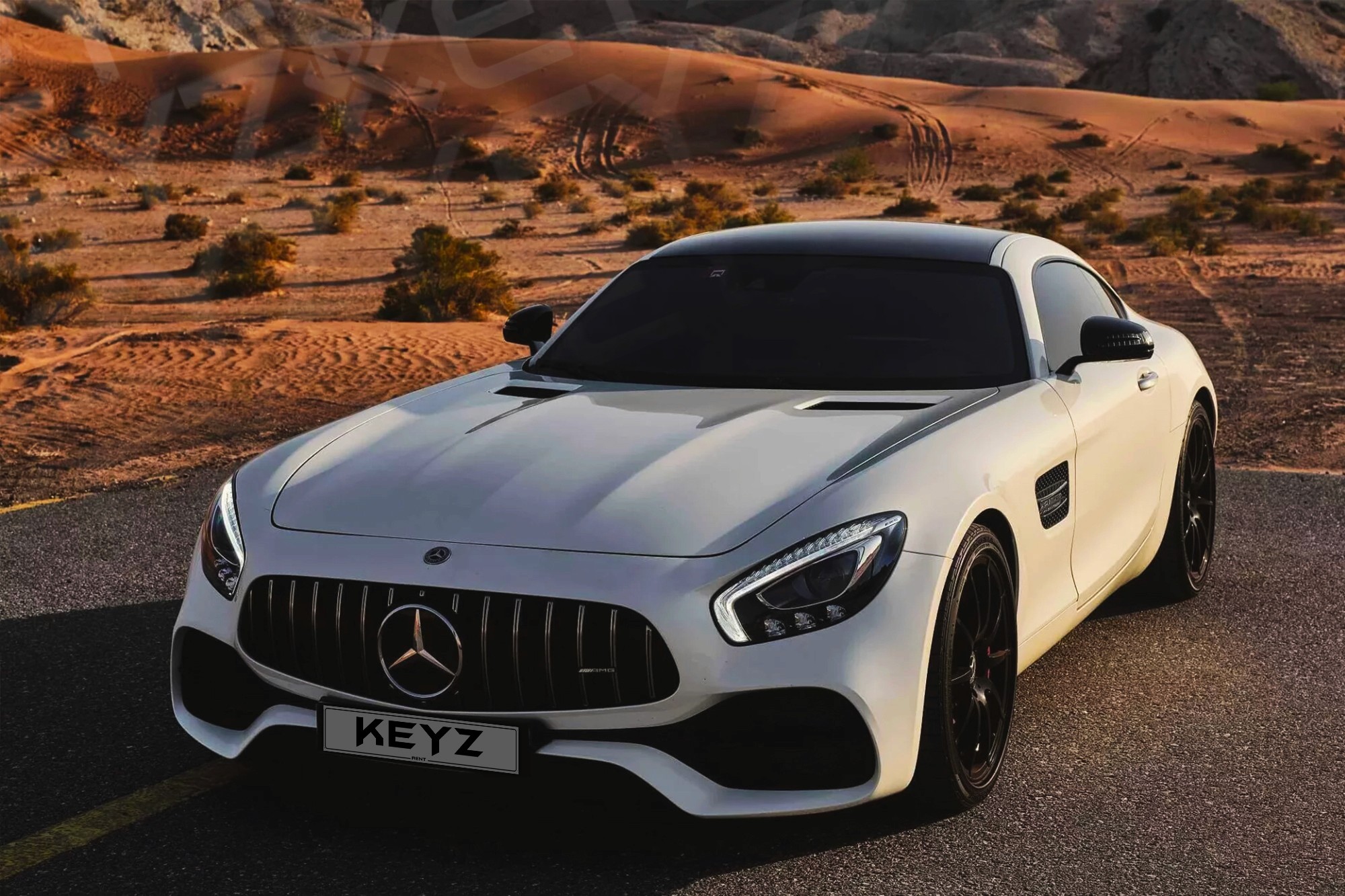 Vue extérieure Mercedes AMG GTS Blanc – Location Supercar à Dubaï | Keyz Rent